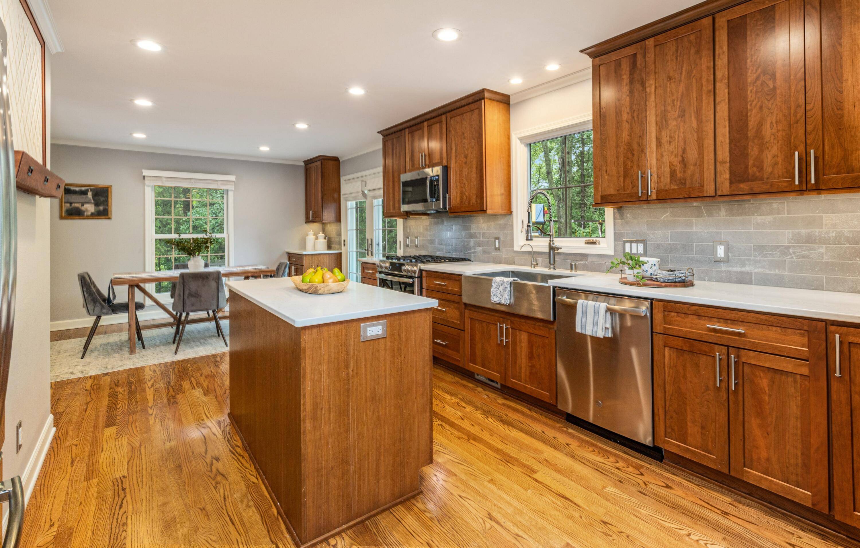 Mequon, WI 53092,9837 N Auburn Ct