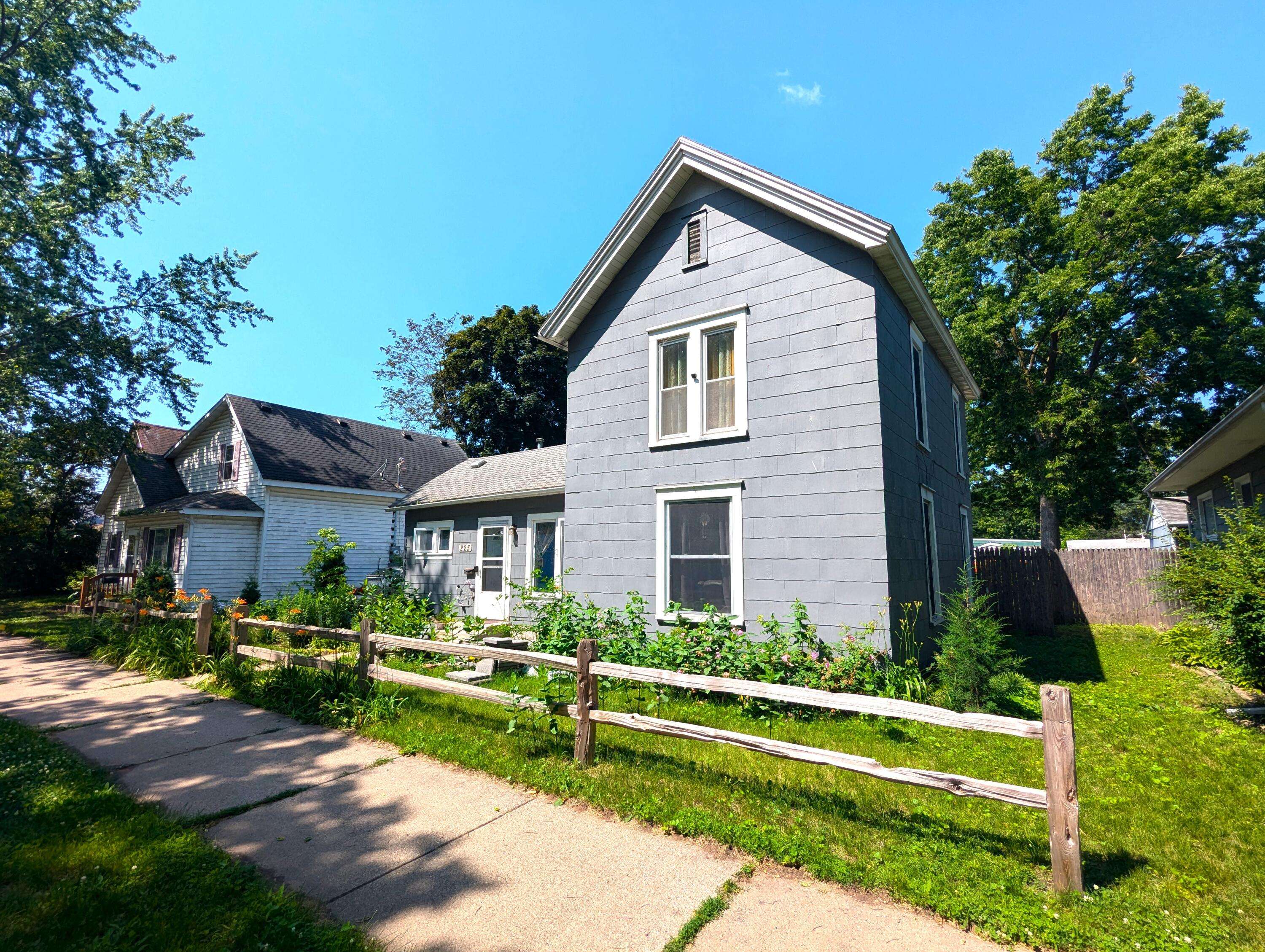 La Crosse, WI 54603,225 Caledonia St
