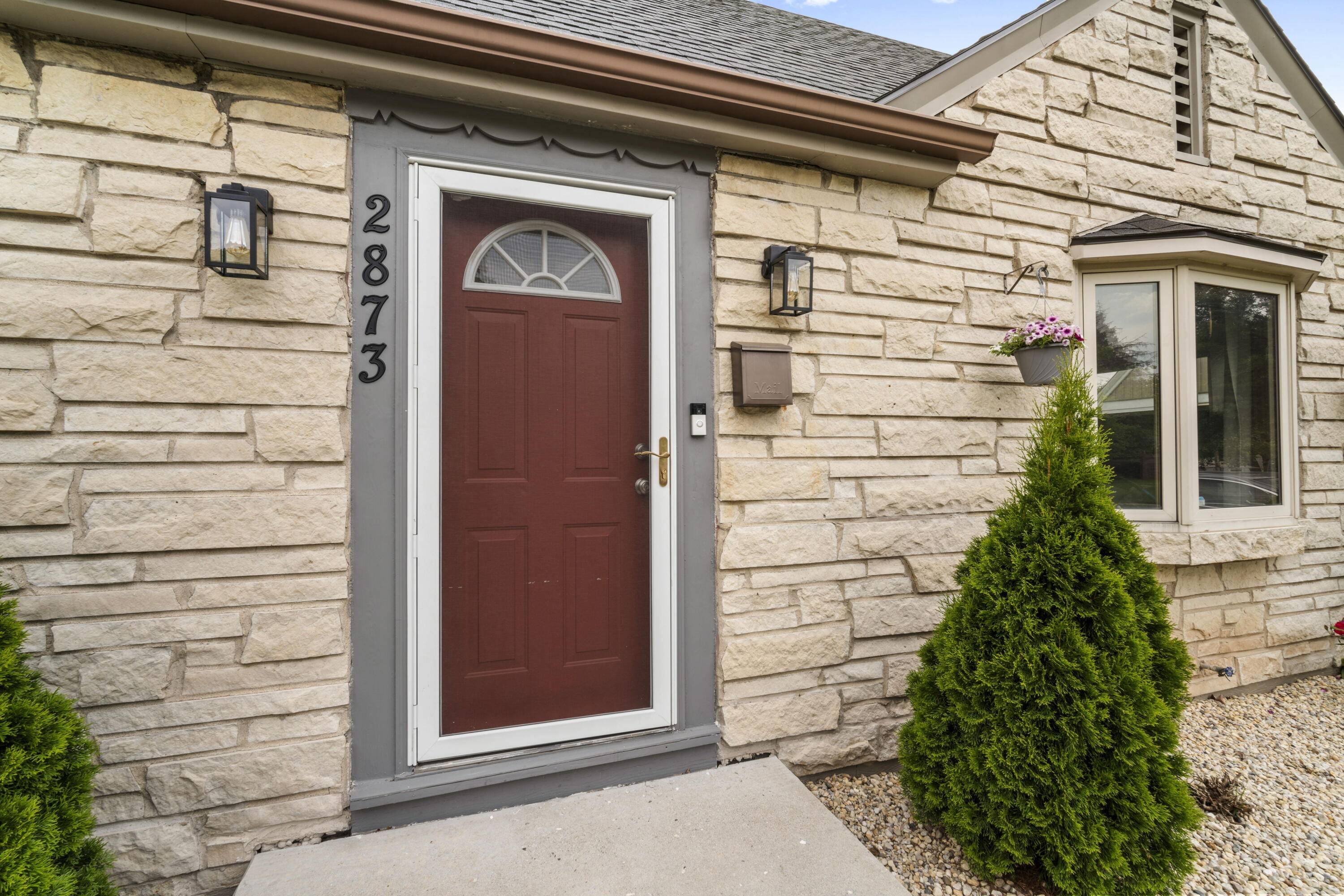 West Allis, WI 53227,2873 S 91st St