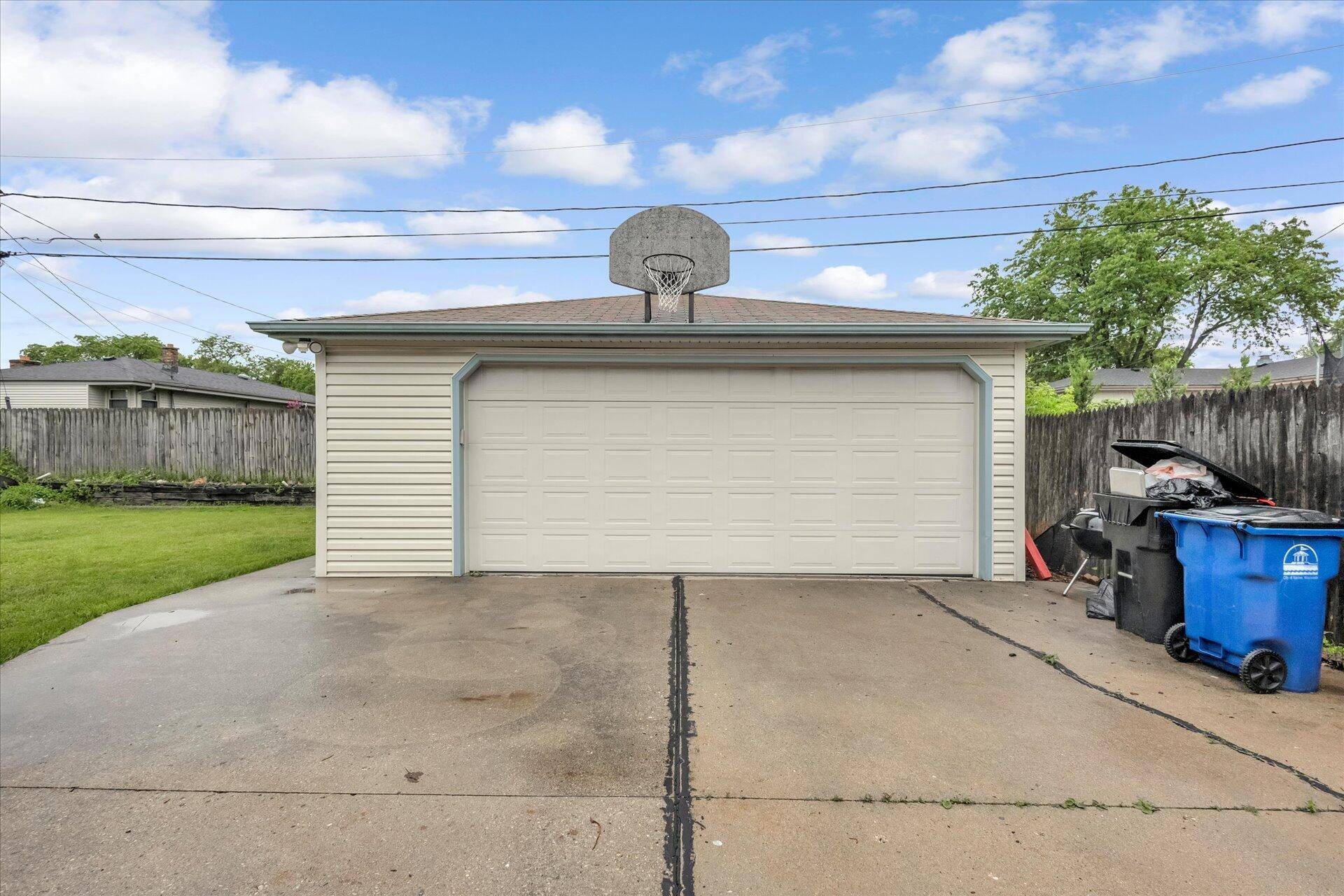 Racine, WI 53406,222 Echo Ln