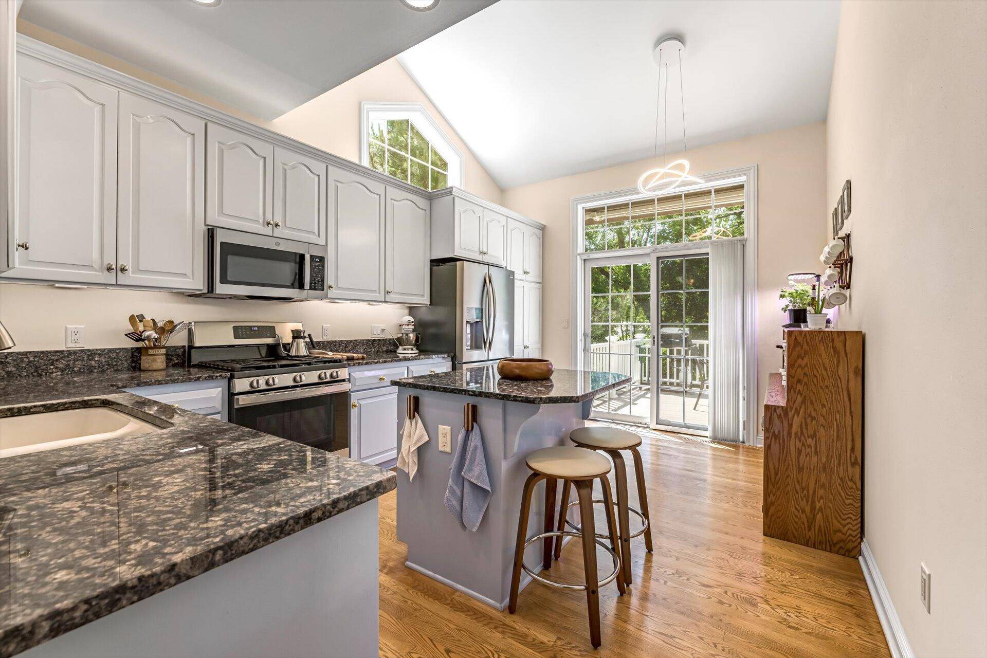 Waukesha, WI 53188,501 Heather Glen Ct