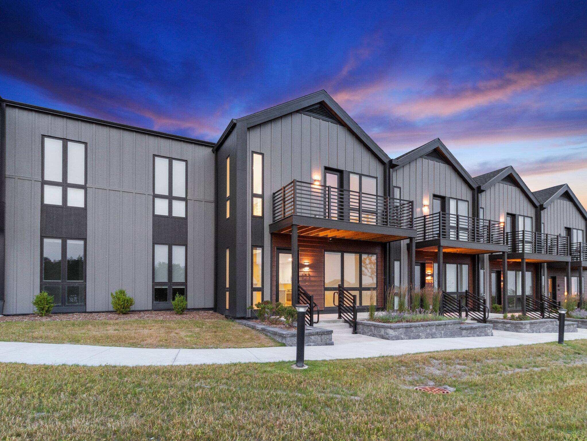 Oak Creek, WI 53154,9378 S Alder Pl Unit 103