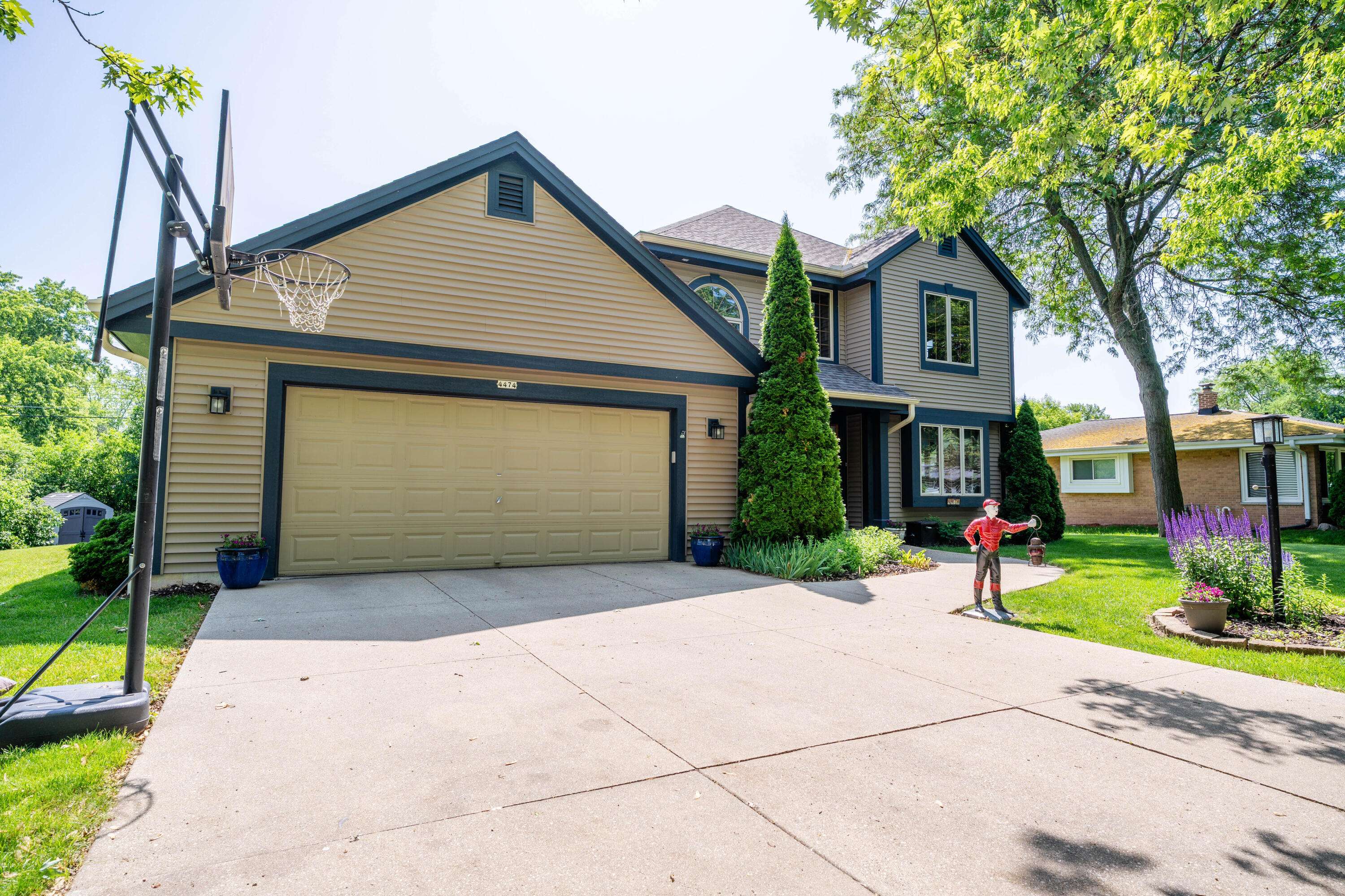 Wauwatosa, WI 53225,4474 N 107th St