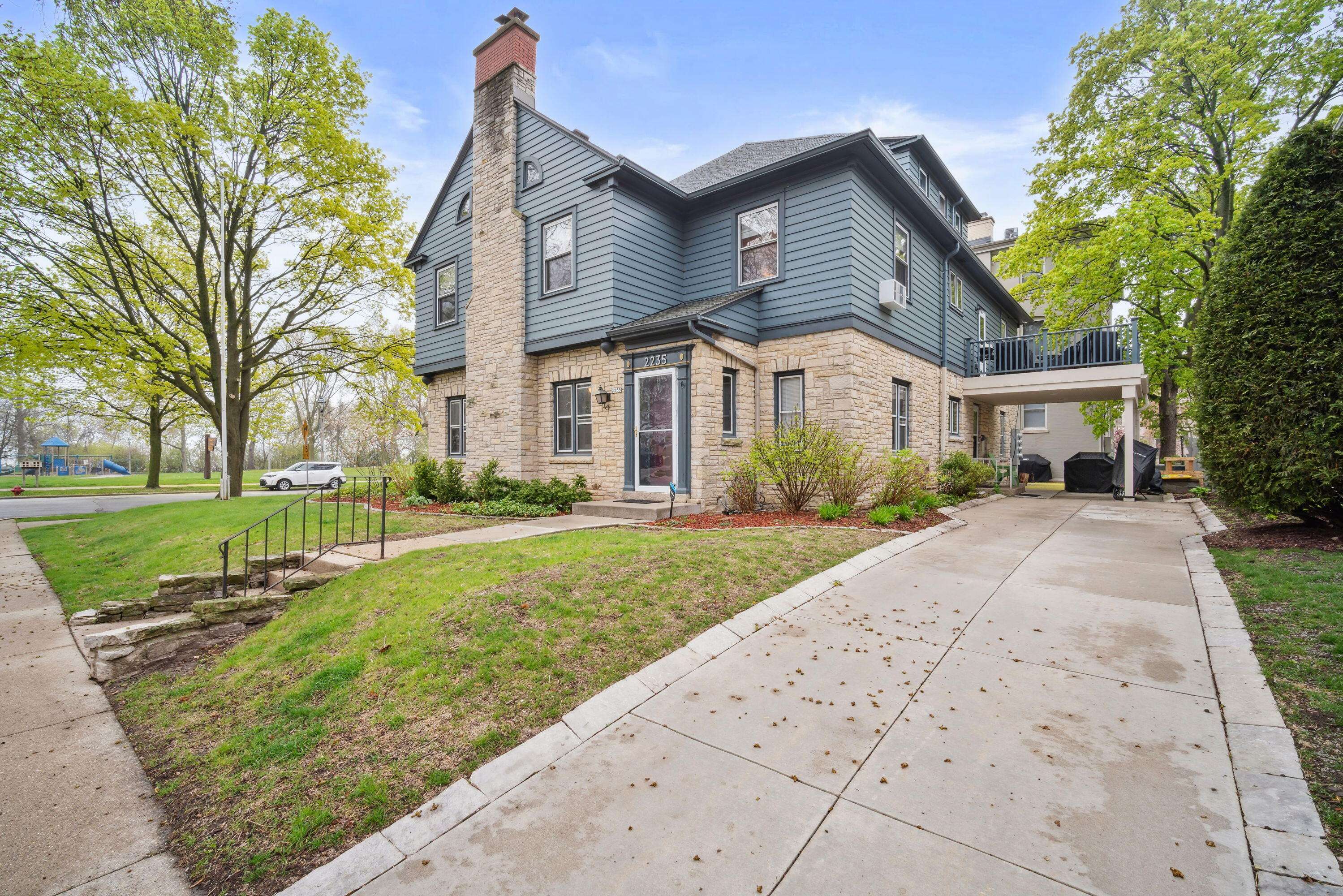 Milwaukee, WI 53202,2017 N Terrace Ave