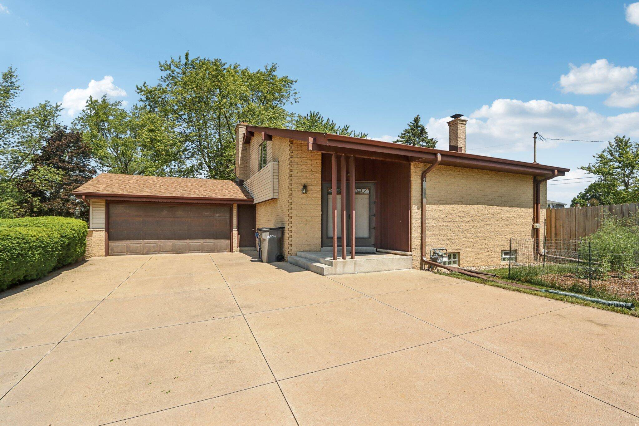 Muskego, WI 53150,W138S6995 Sherwood Cir