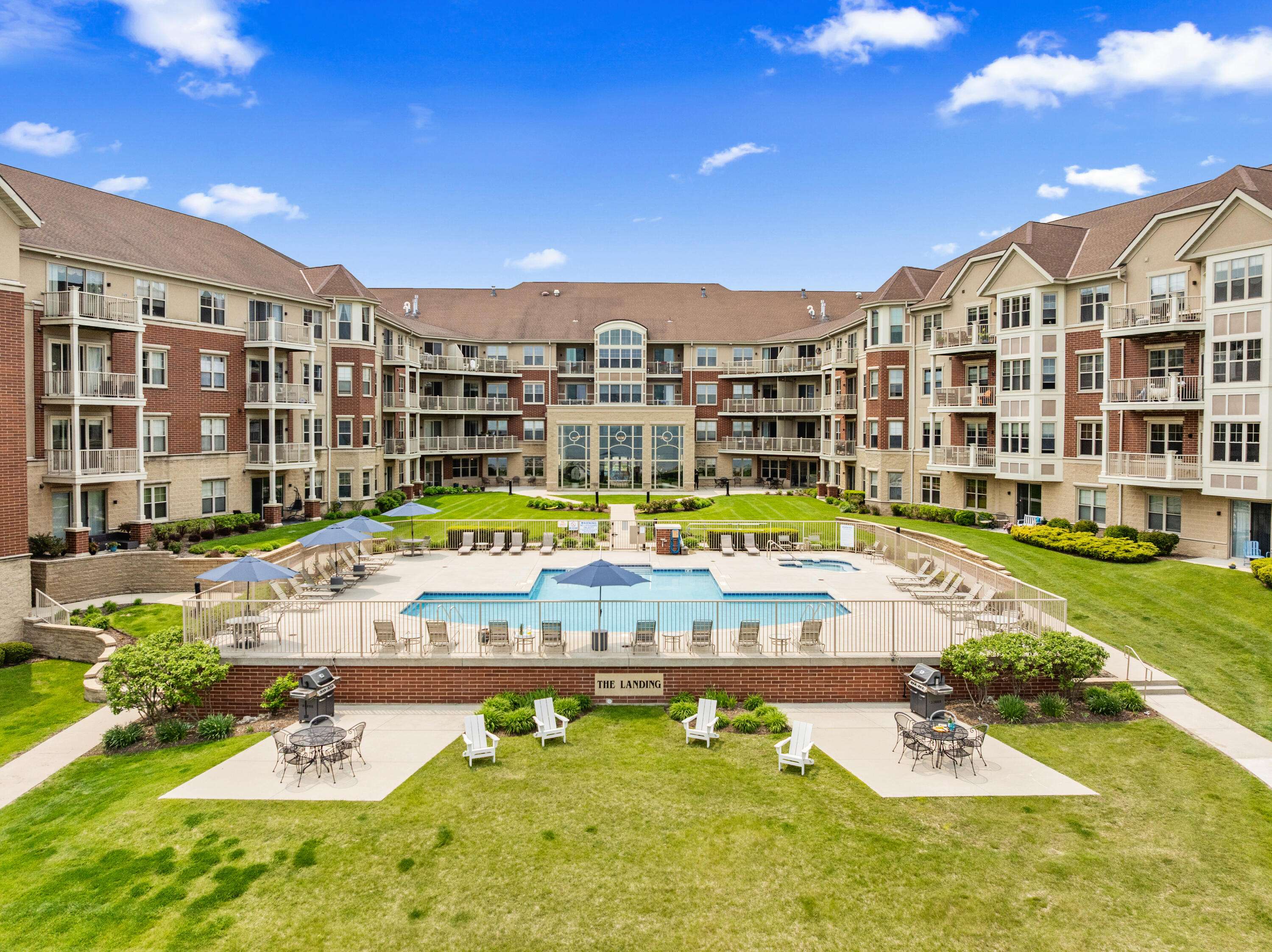 Saint Francis, WI 53235,4100 S Lake Dr Unit 307