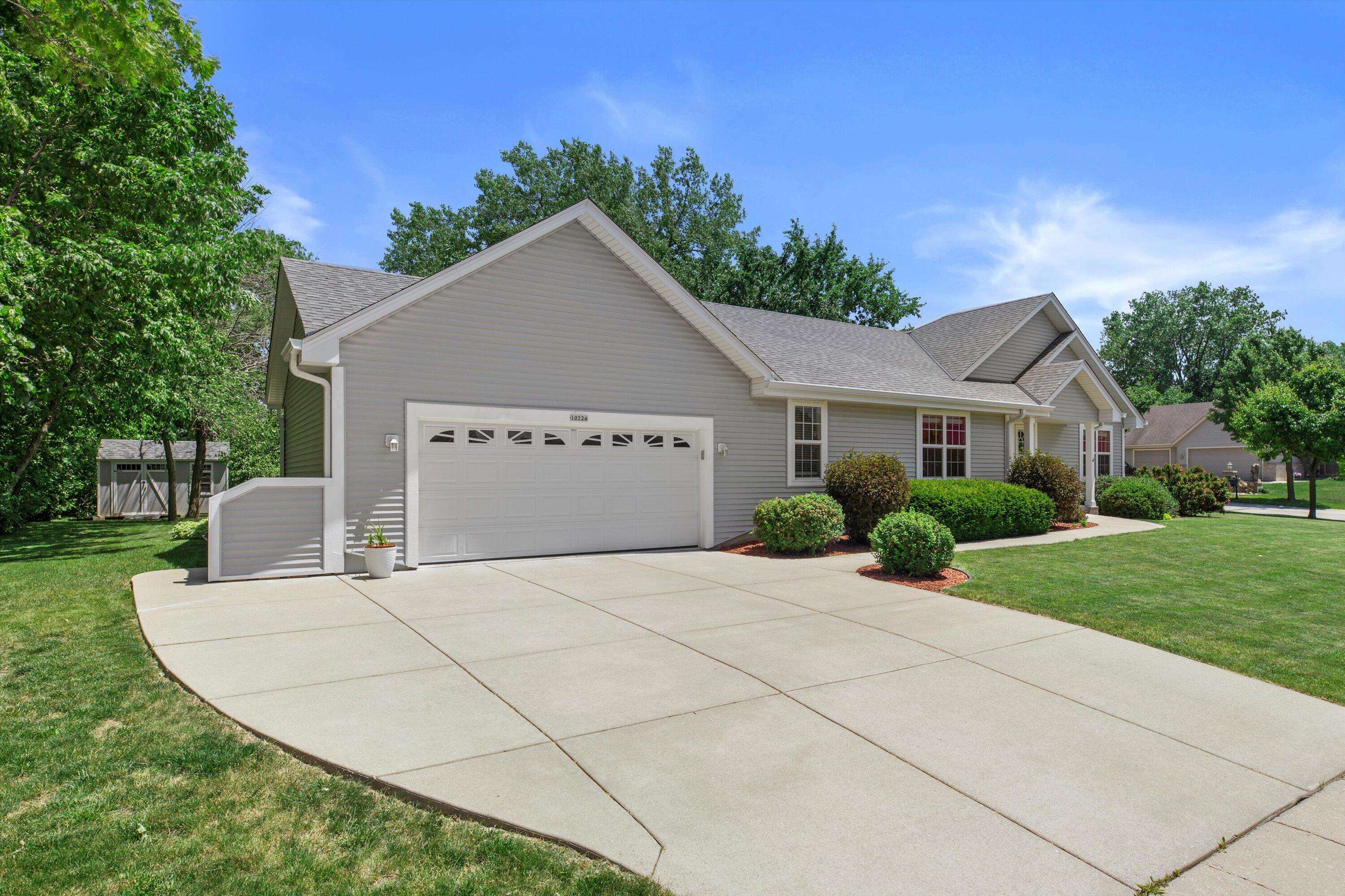 Oak Creek, WI 53154,10724 S Christina Ct