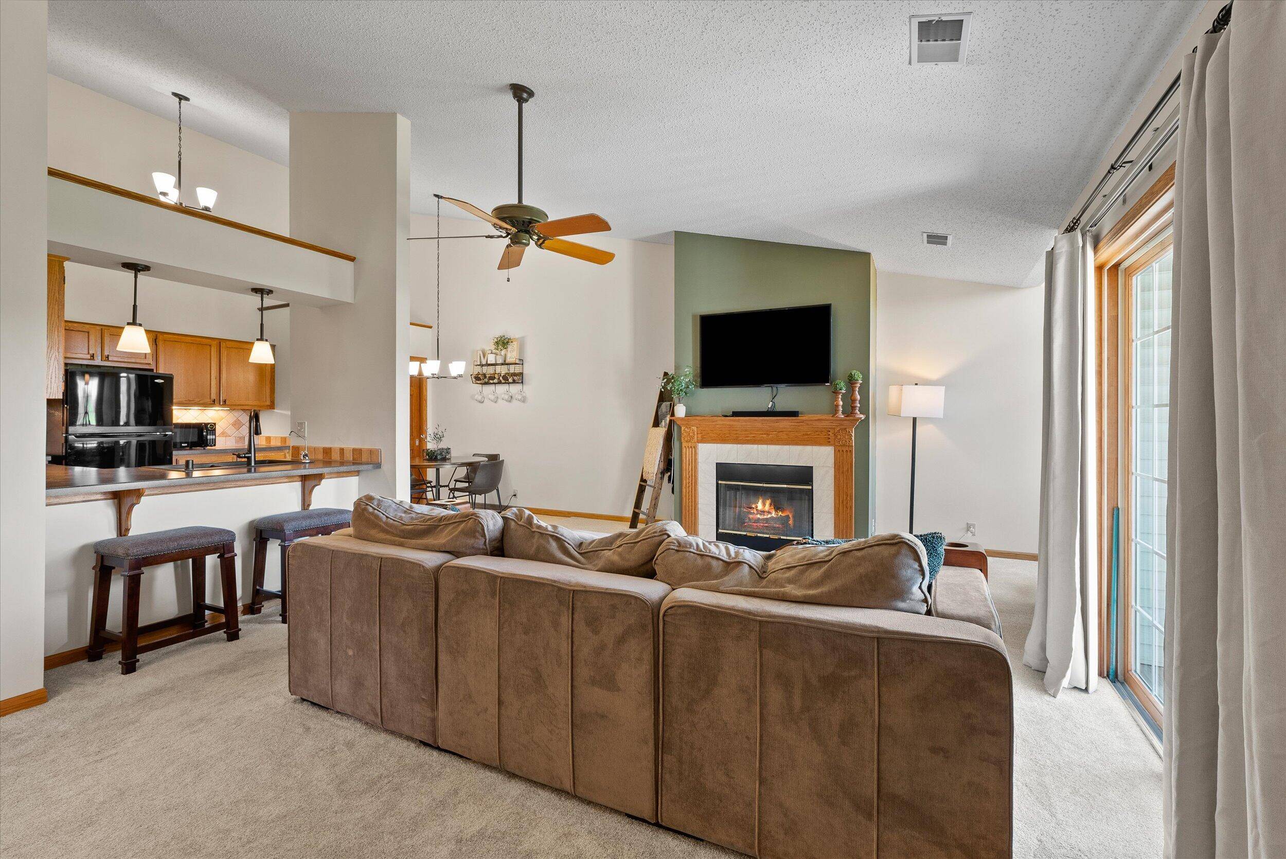 Pewaukee, WI 53072,757 Quinlan Dr Unit H
