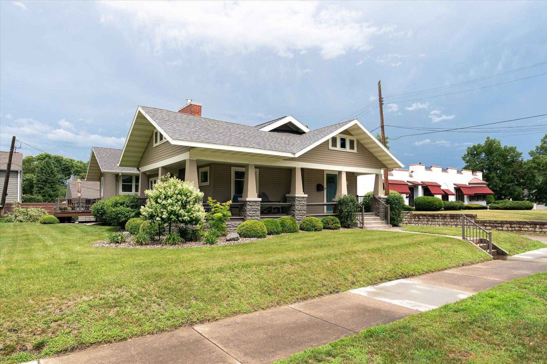 La Crosse, WI 54601,2411 State St