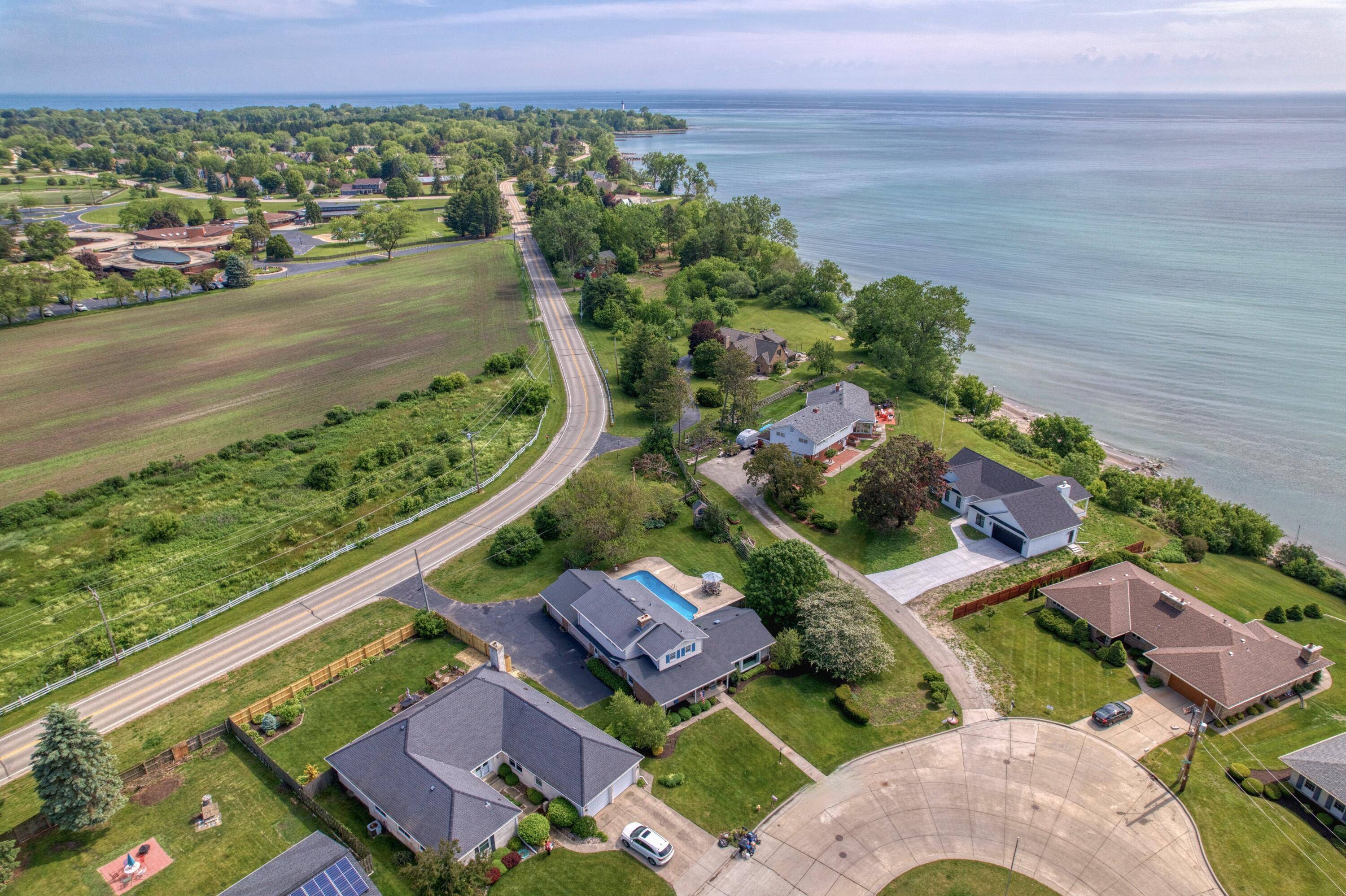 Racine, WI 53402,8 Steeplechase Dr