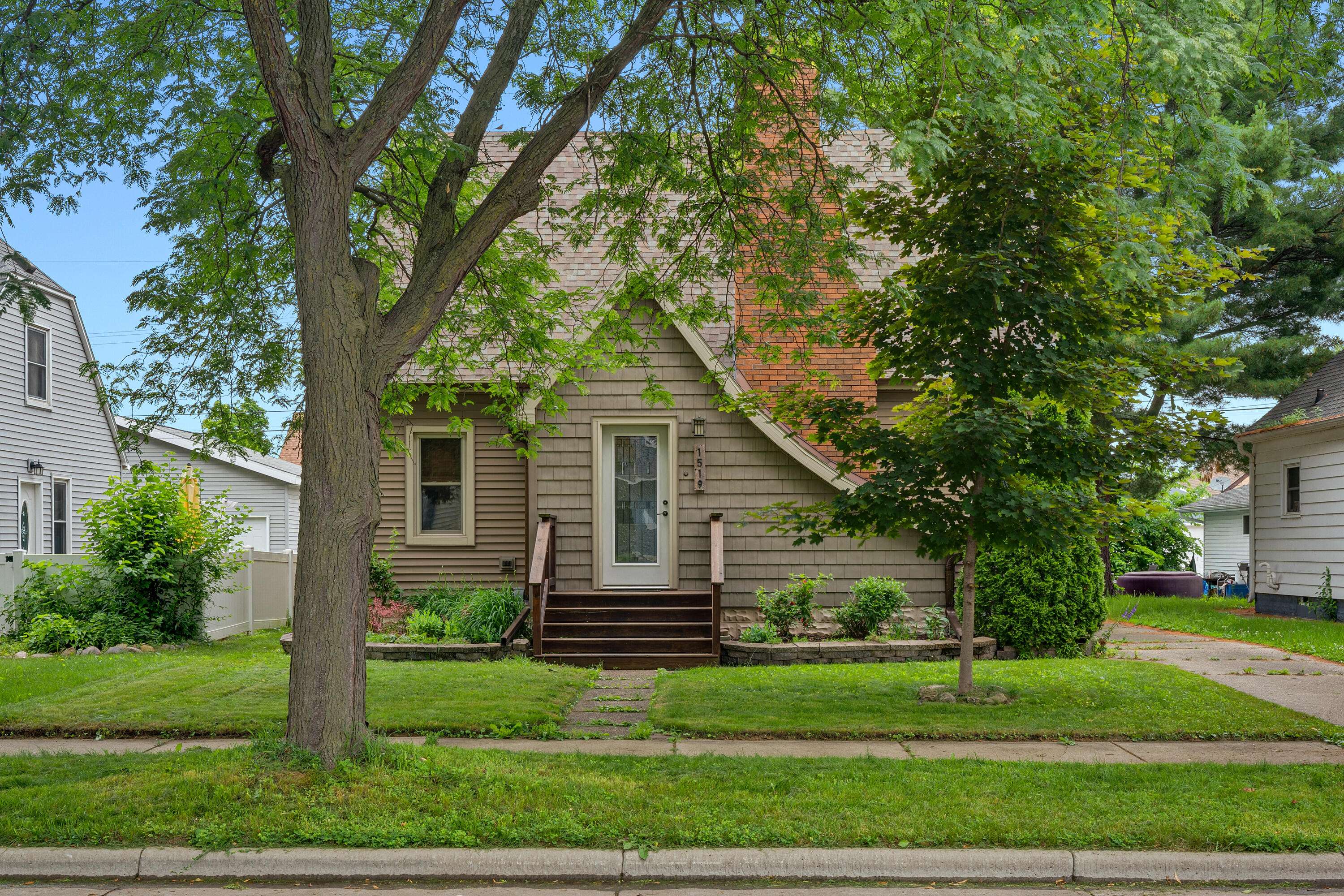La Crosse, WI 54601,1519 Travis St