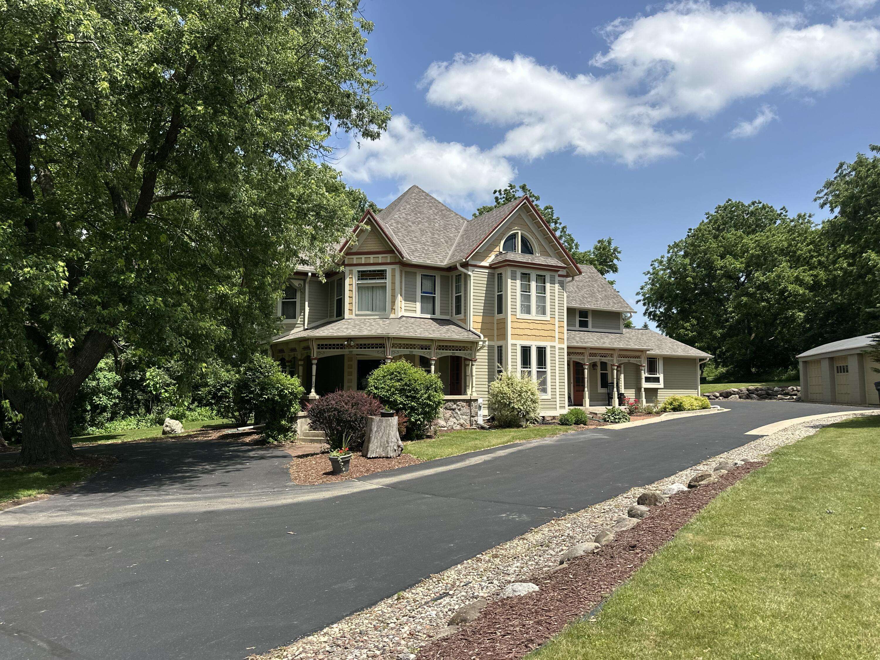 Wales, WI 53183,823 E Brandybrook Rd