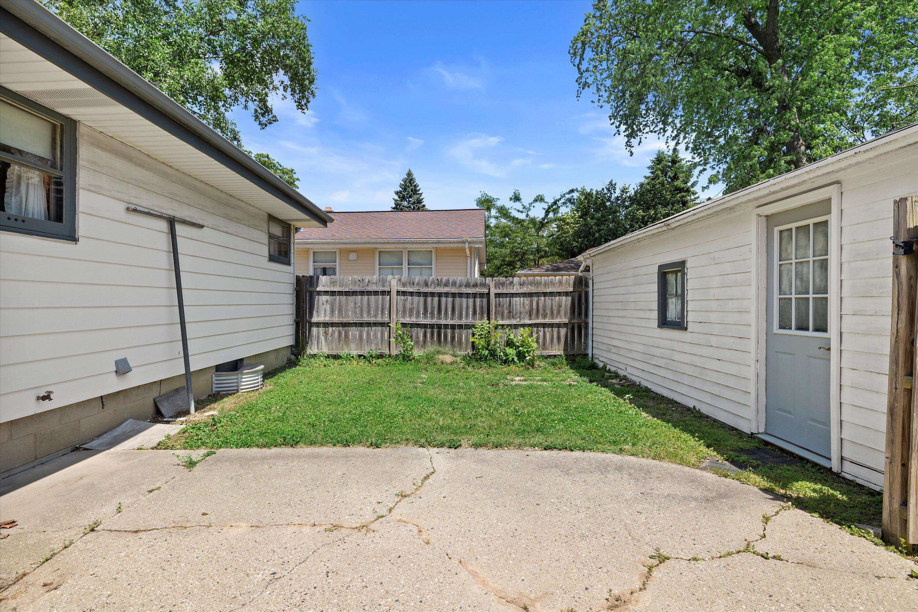 Milwaukee, WI 53222,4250 N 83rd St