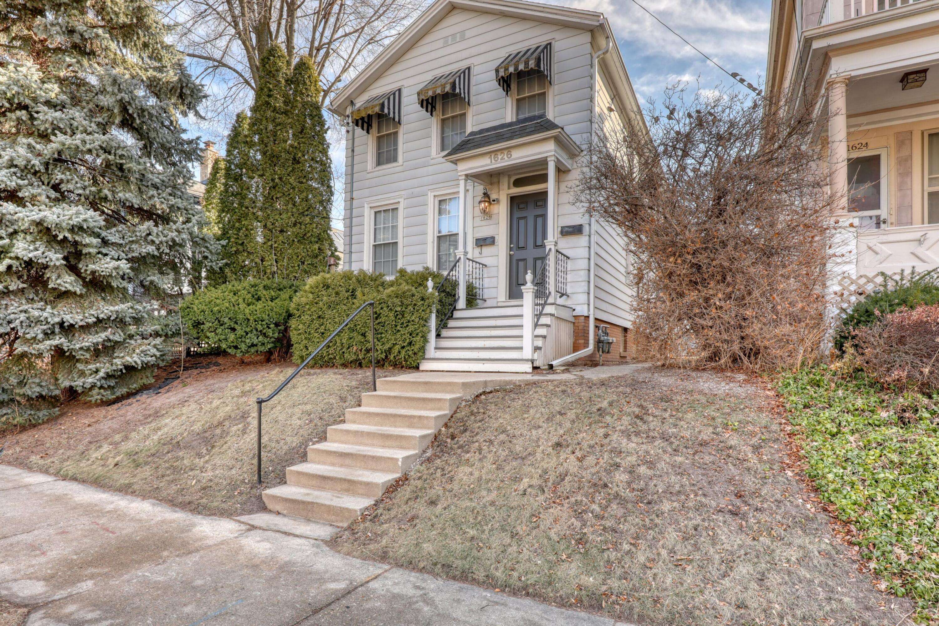 Milwaukee, WI 53202,1626 N Warren Ave