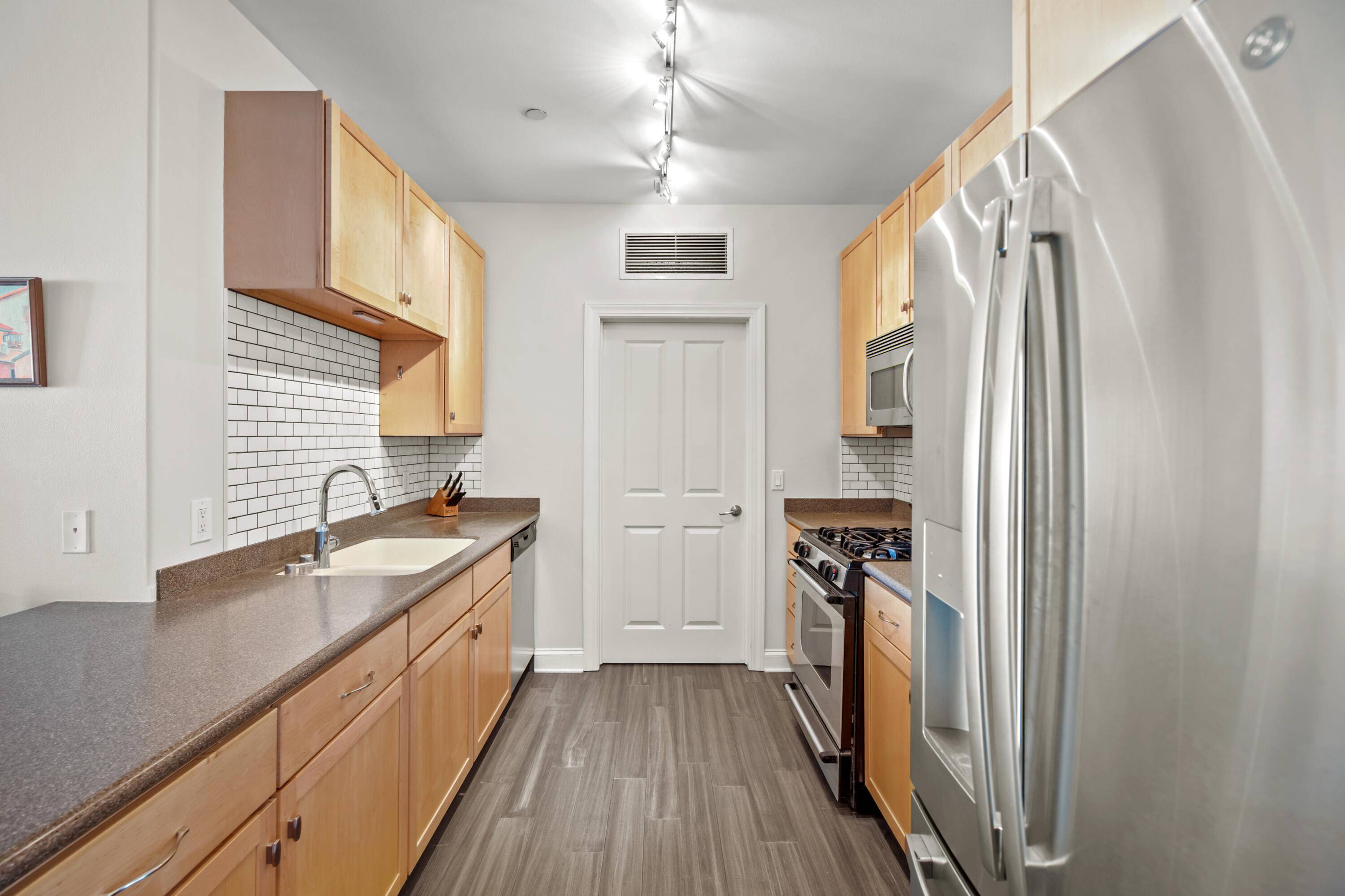 Milwaukee, WI 53202,1905 N Water St Unit 401