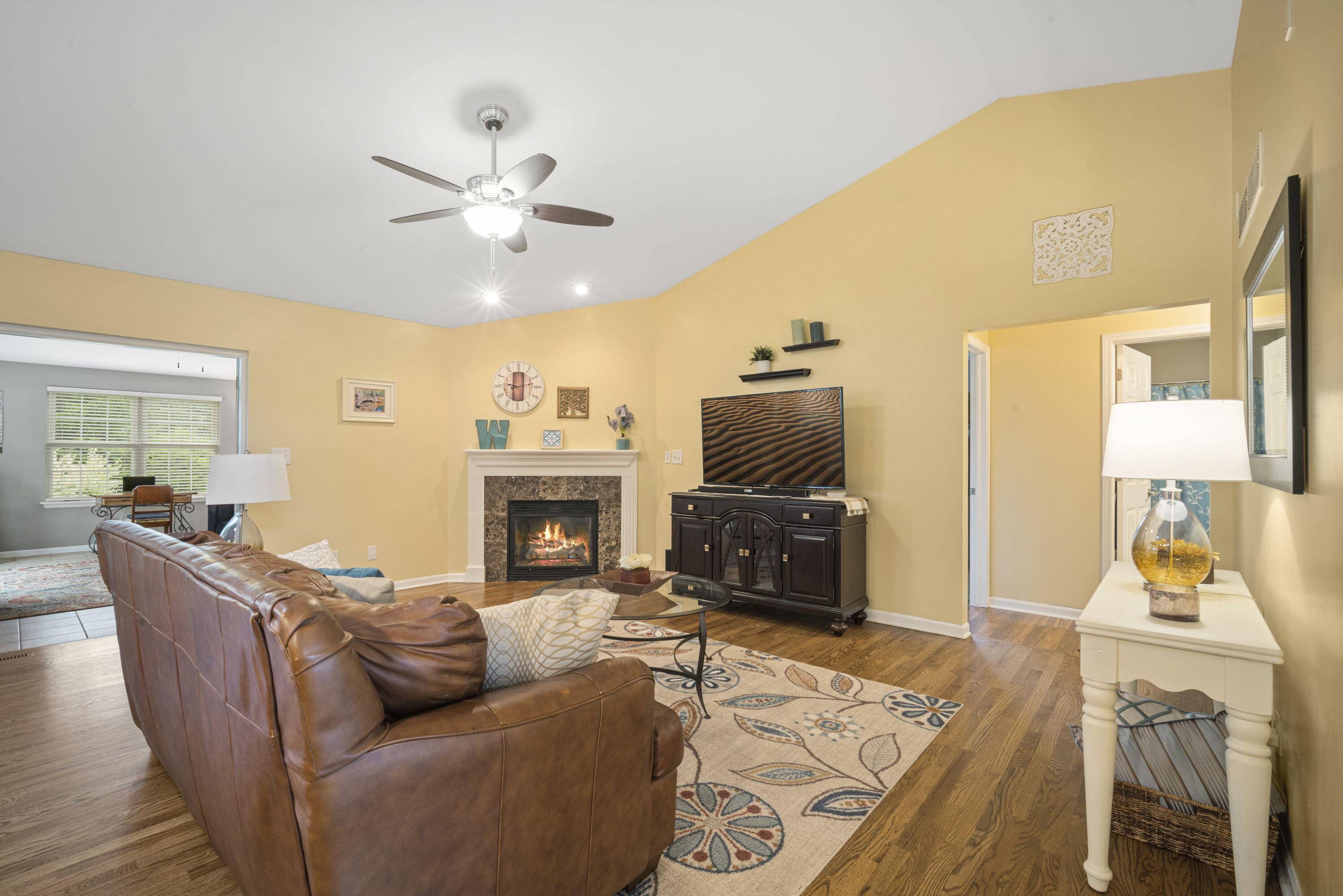 Oconomowoc, WI 53066,1417 Clearwater Dr