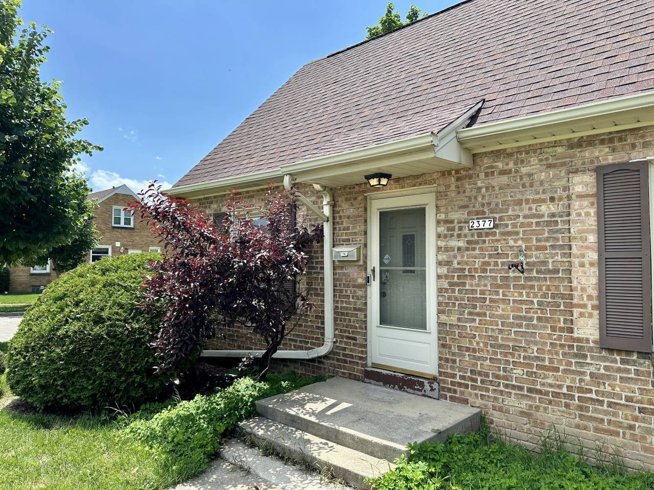 West Allis, WI 53219,2377 S 76th St