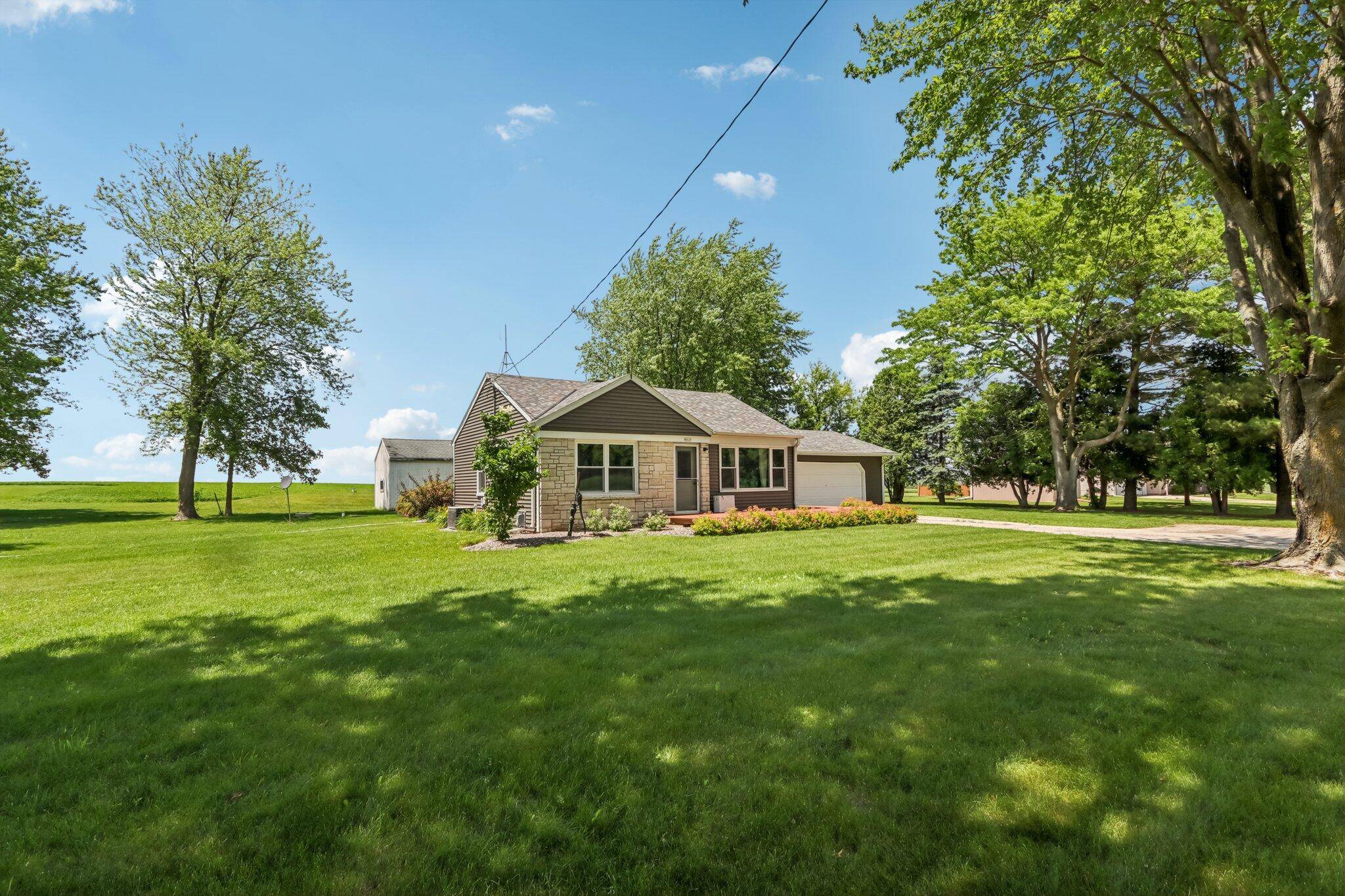 Wayne, WI 53090,8029 County Highway W -