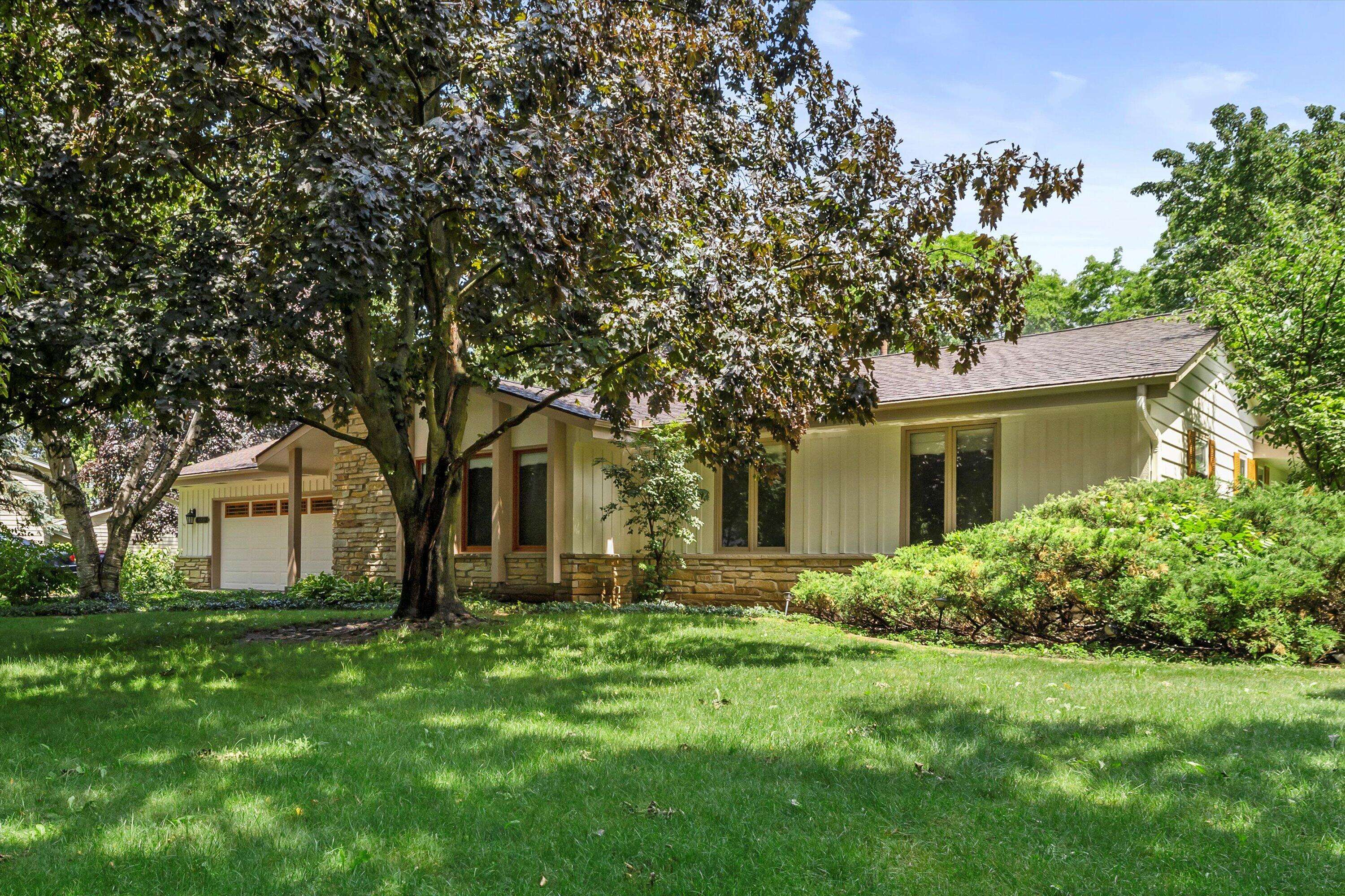 Muskego, WI 53150,S67W17330 Rossmar Ct