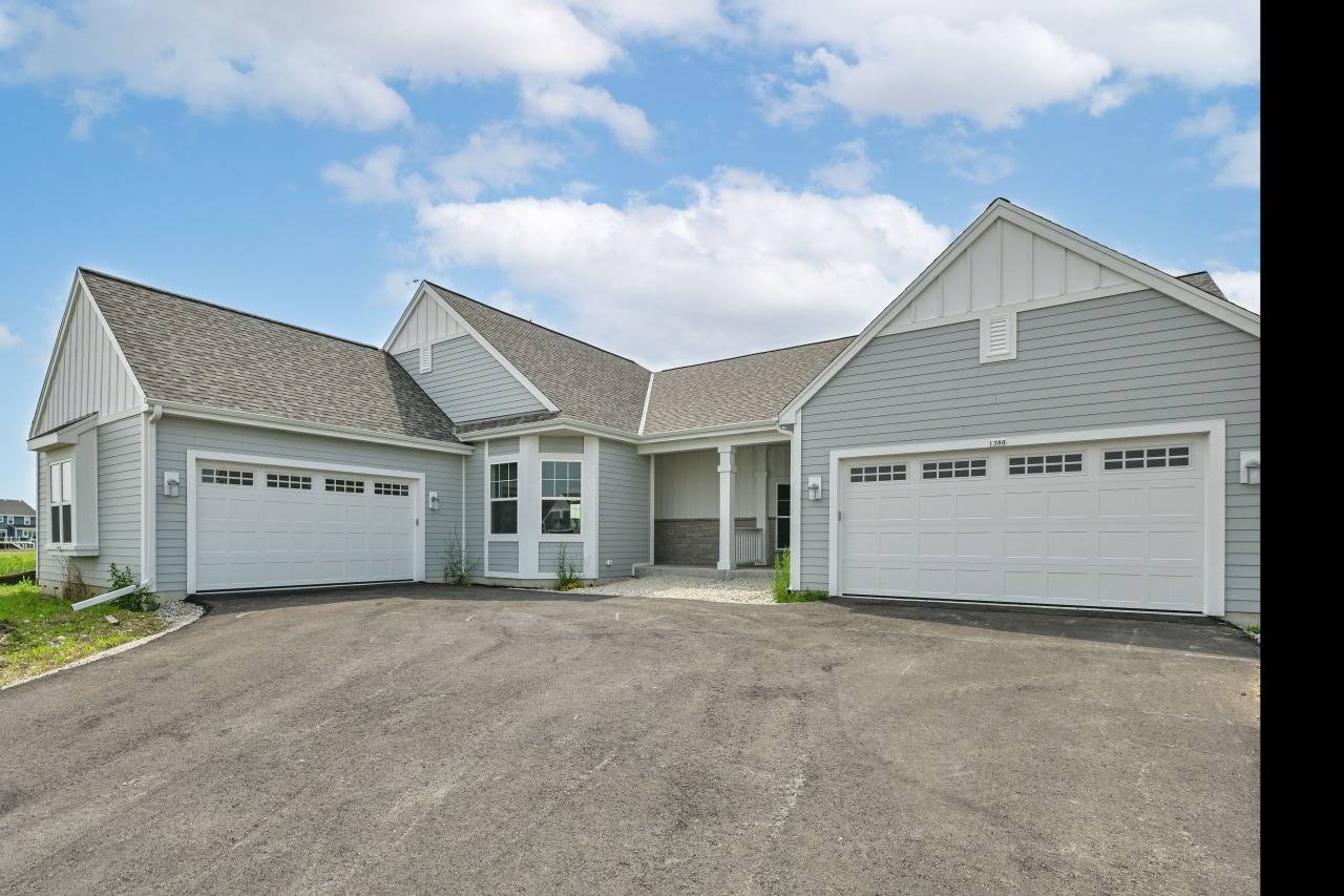Oconomowoc, WI 53066,1382 Prairie Creek Cir Unit 15D