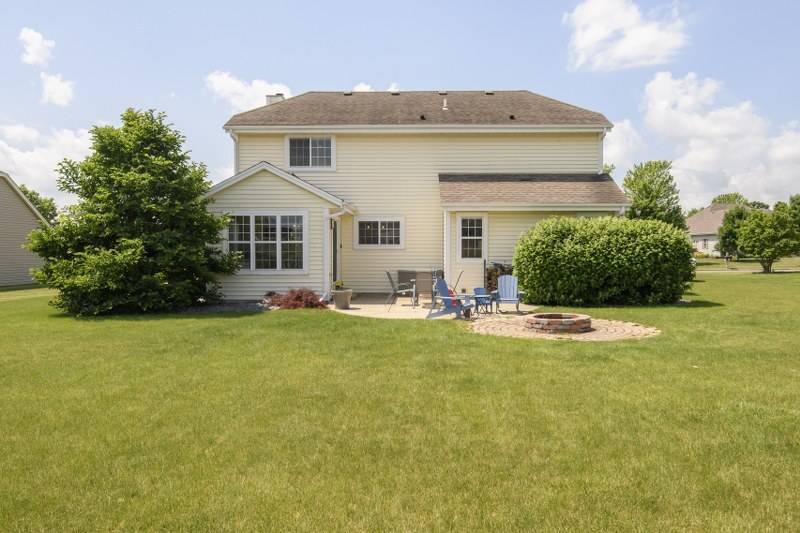 Mukwonago, WI 53149,706 Stoecker Farm Ave