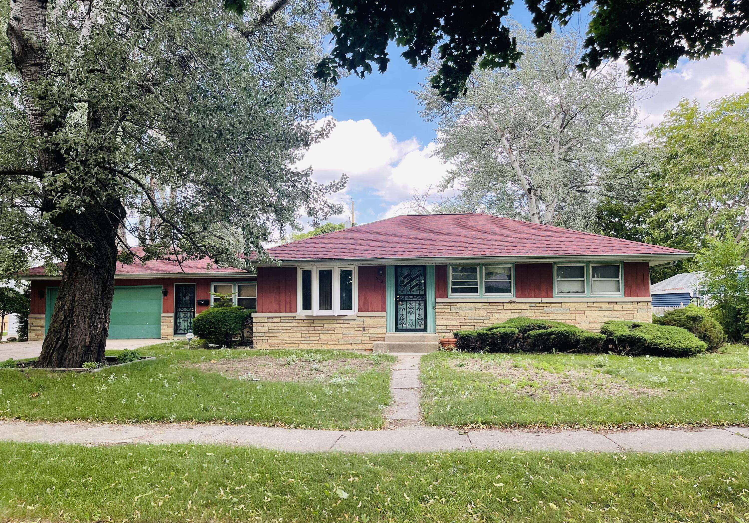 Milwaukee, WI 53218,5734 N 80th St