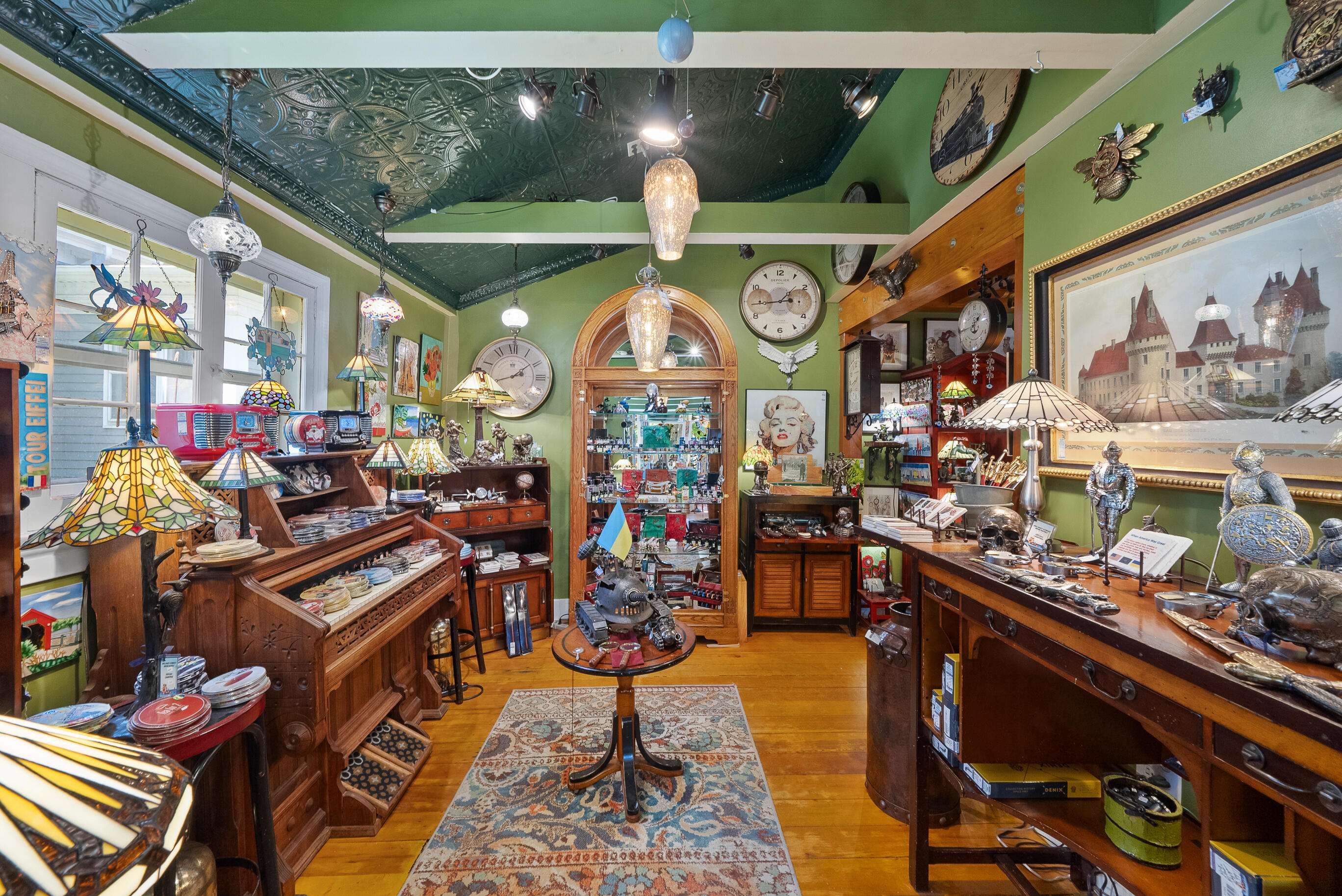 Lake Geneva, WI 53147,905 W Main St