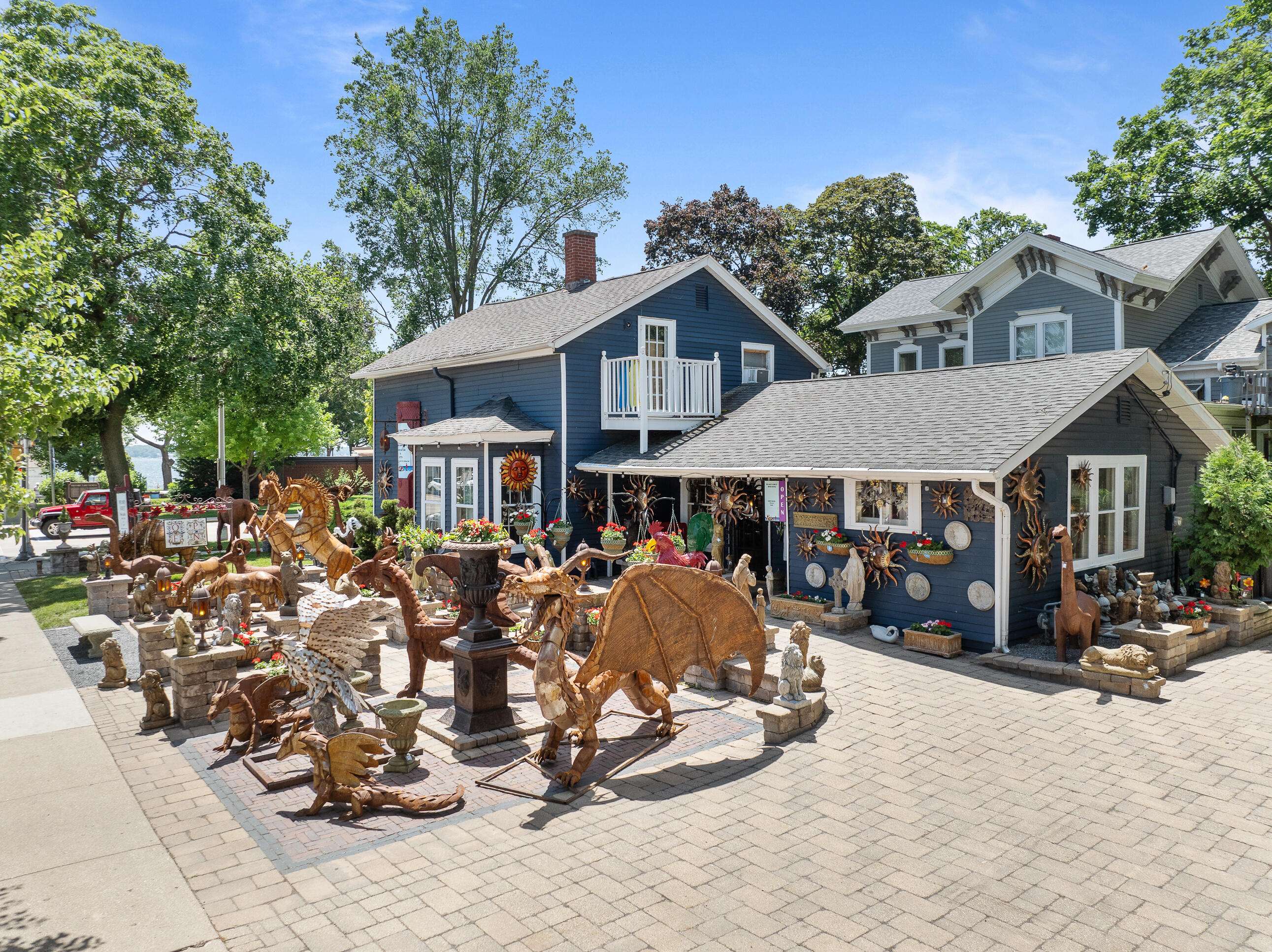 Lake Geneva, WI 53147,905 W Main St