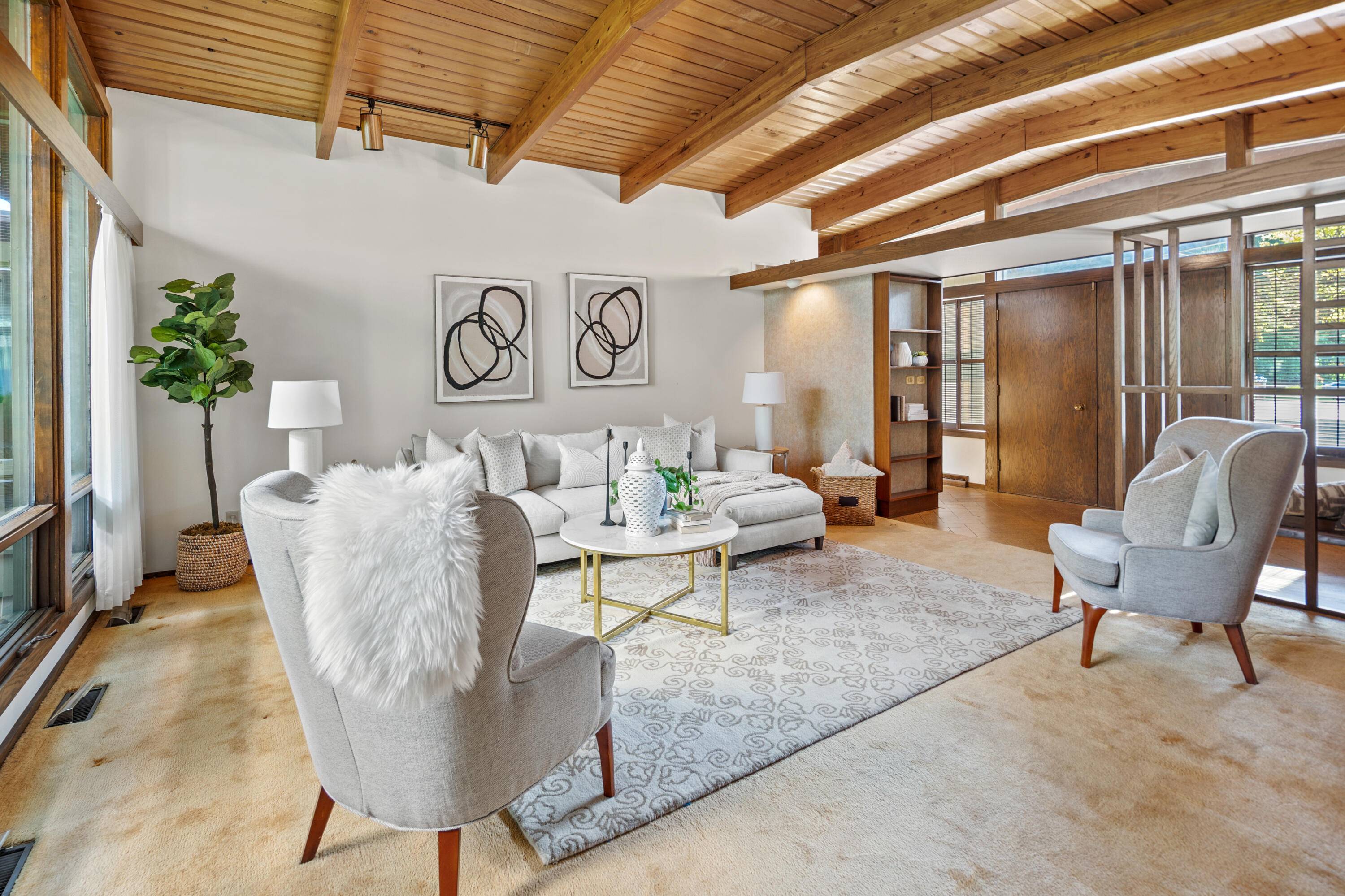 Bayside, WI 53217,8925 N Maitland Rd