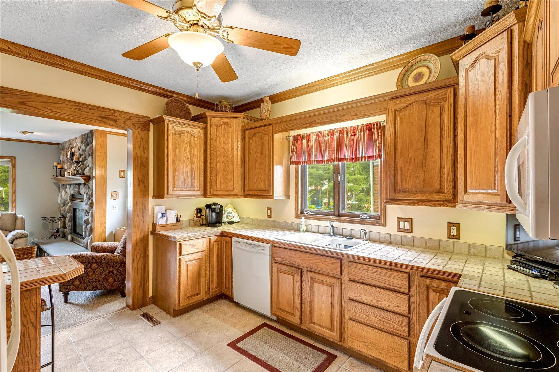 East Troy, WI 53120,2955 Main St