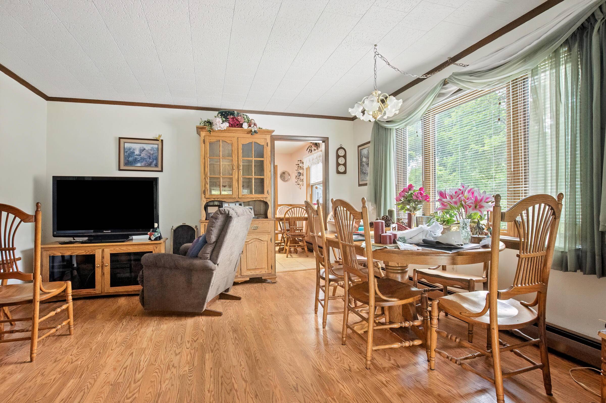 Salem Lakes, WI 53179,29219 98th St