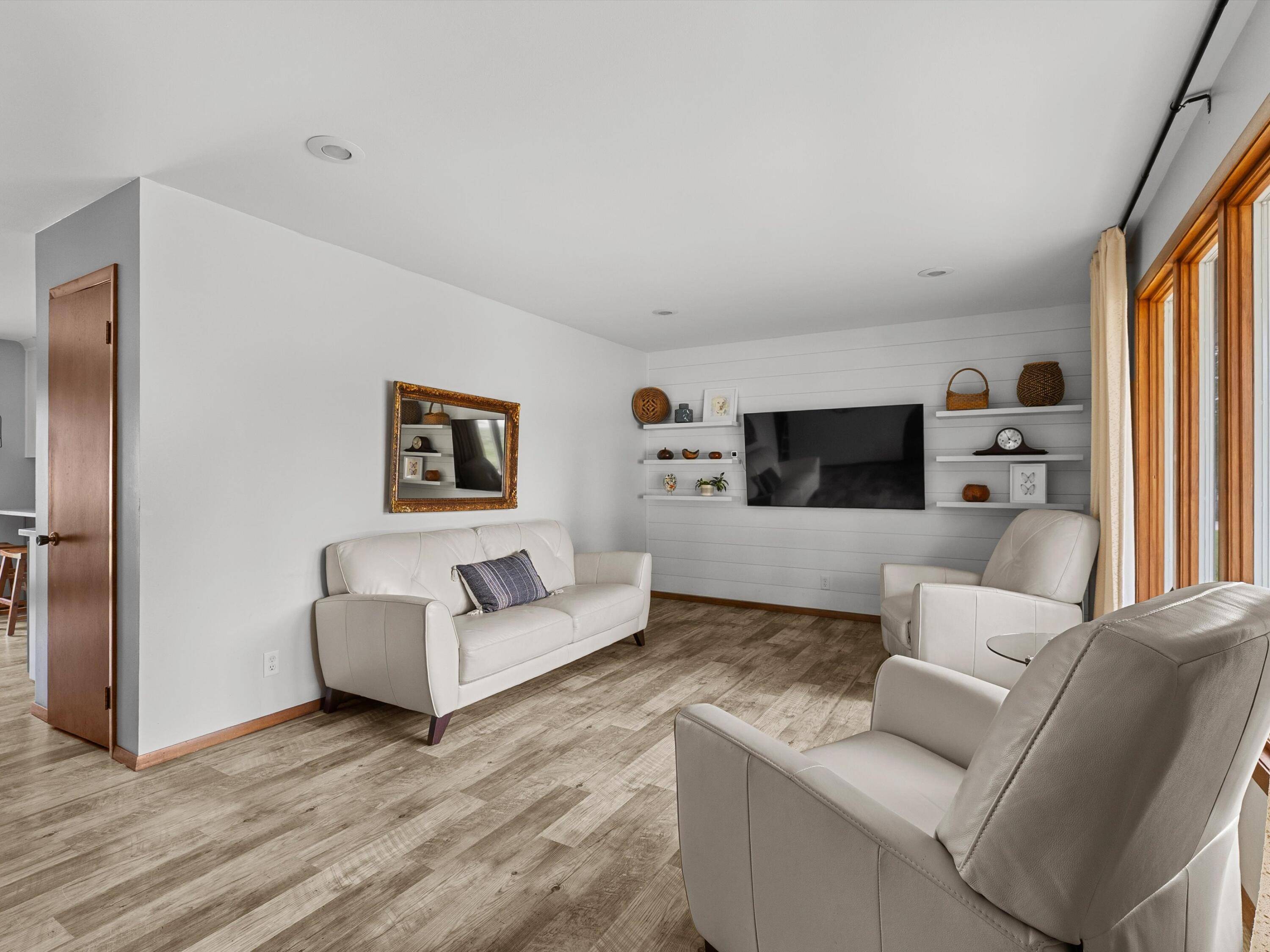 Two Rivers, WI 54241,2331 41st St