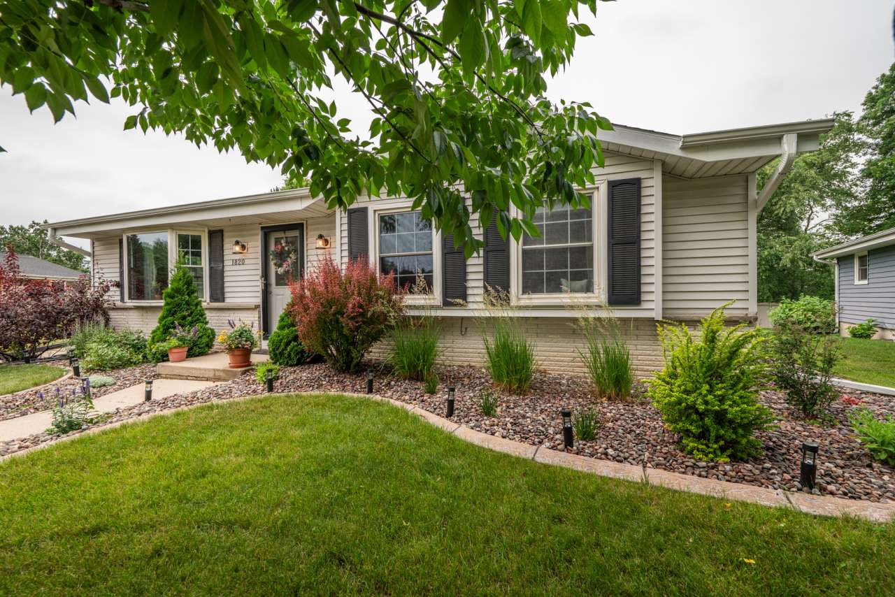 West Bend, WI 53090,1820 Lenora Dr