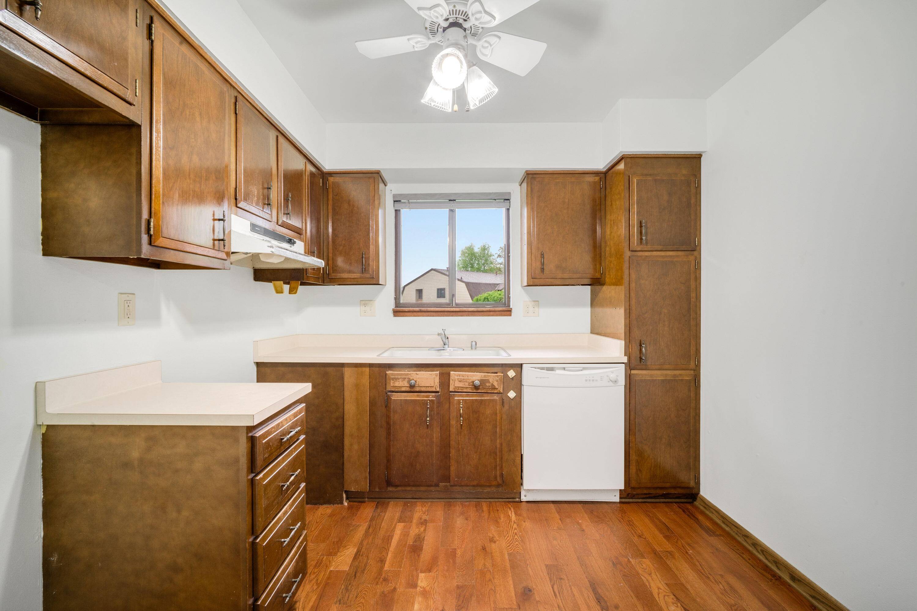 Milwaukee, WI 53223,7233 W Wabash Ave