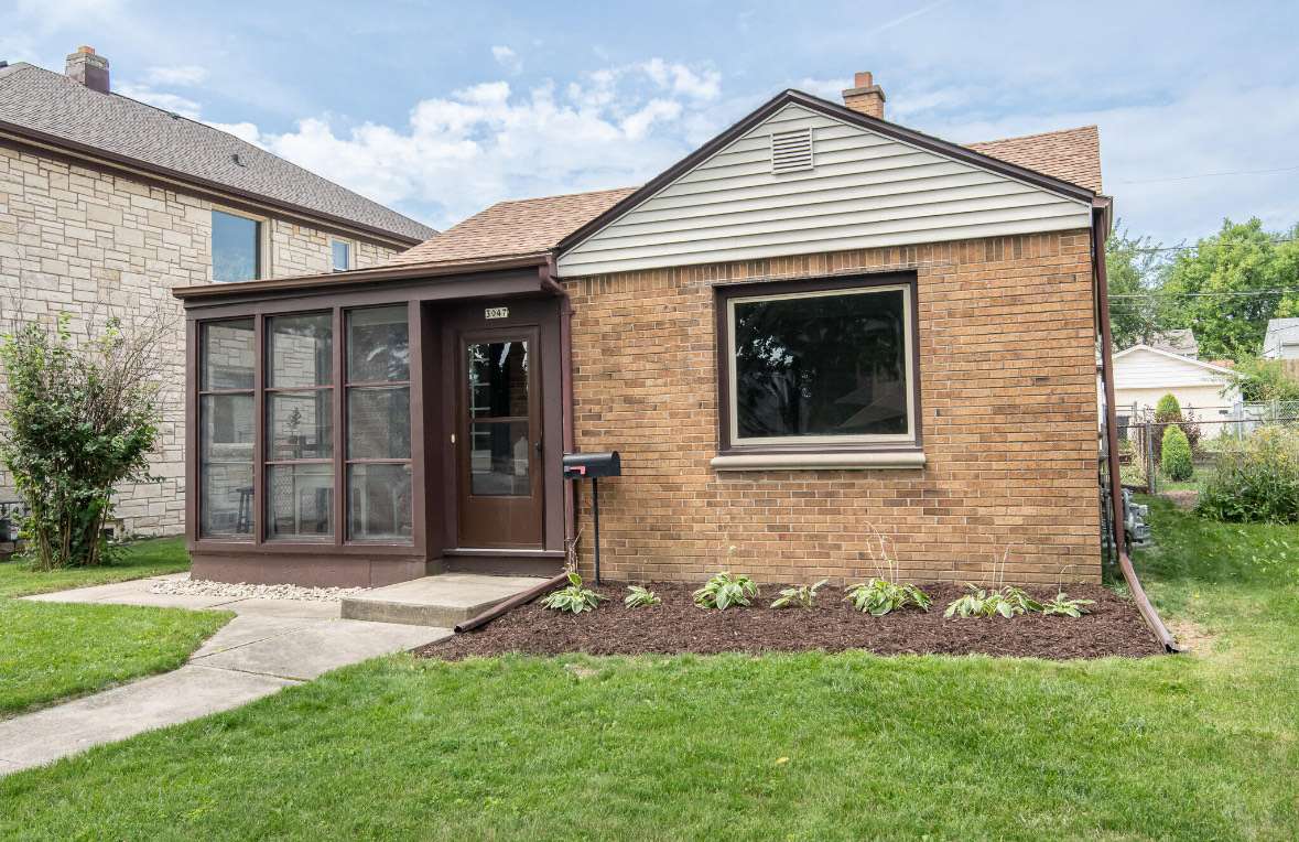Milwaukee, WI 53219,3047 S 49th St