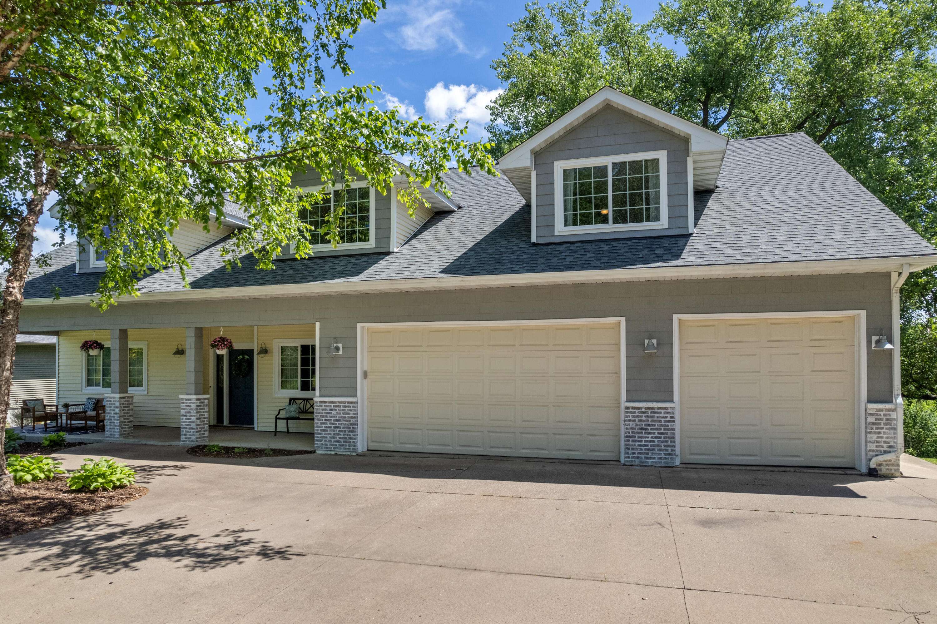 Winona, MN 55987,271 Garvin Heights Rd E