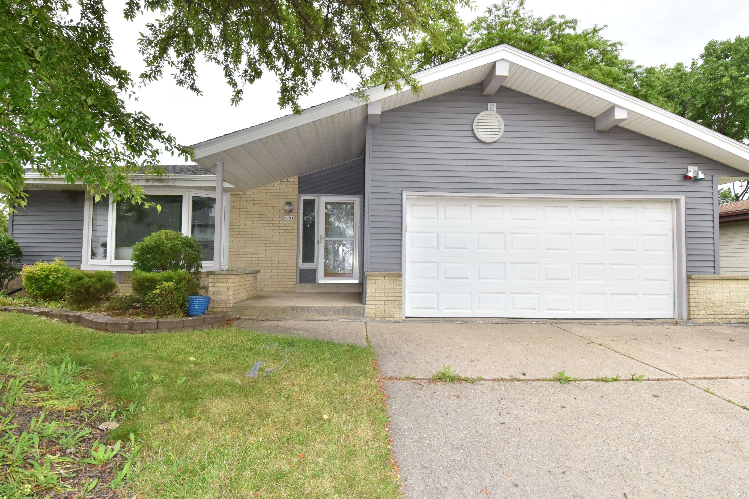 Oak Creek, WI 53154,2091 E Spruce Ct