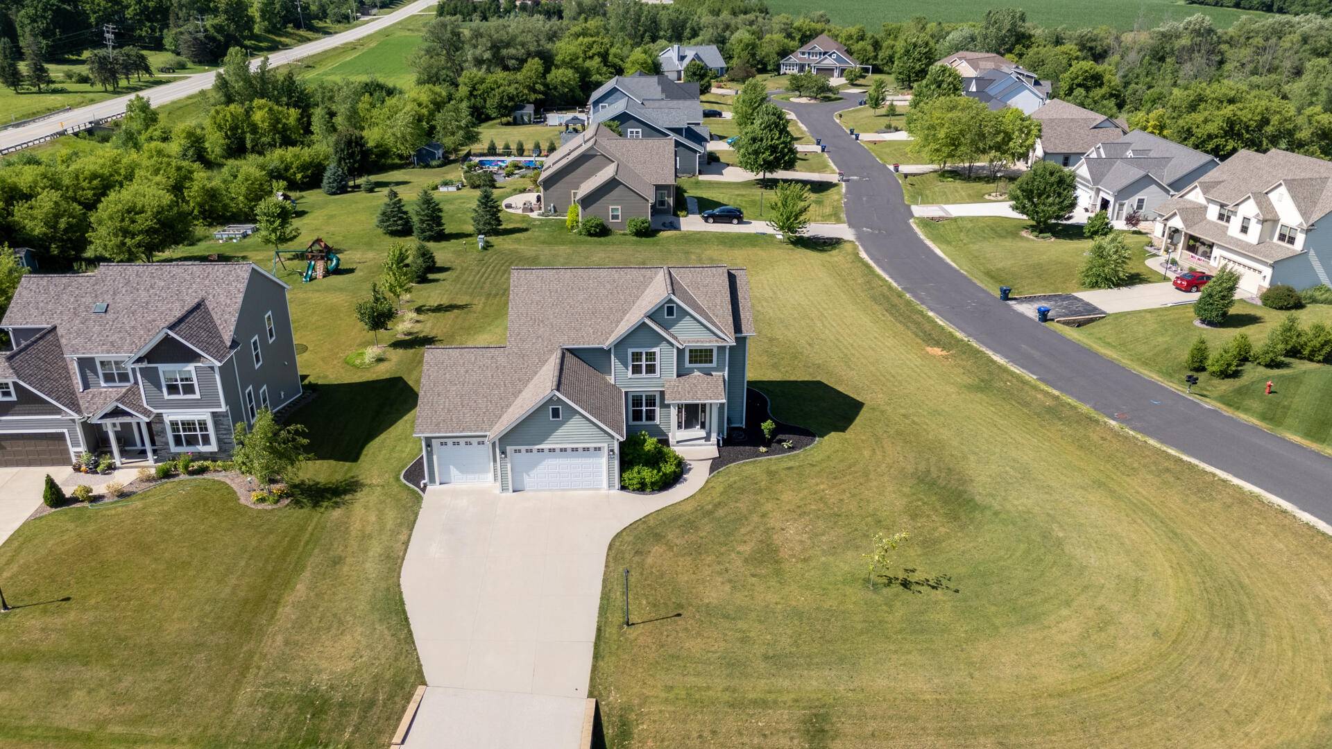 Jackson, WI 53037,2872 Woodland Dr