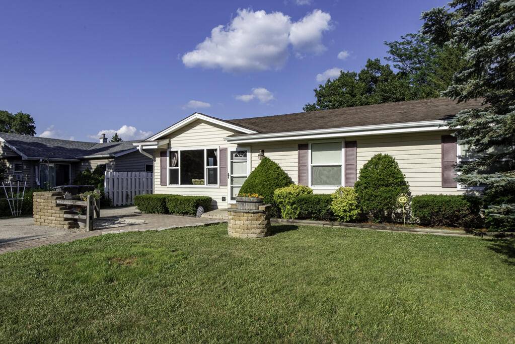 Salem Lakes, WI 53168,8931 268th Ave