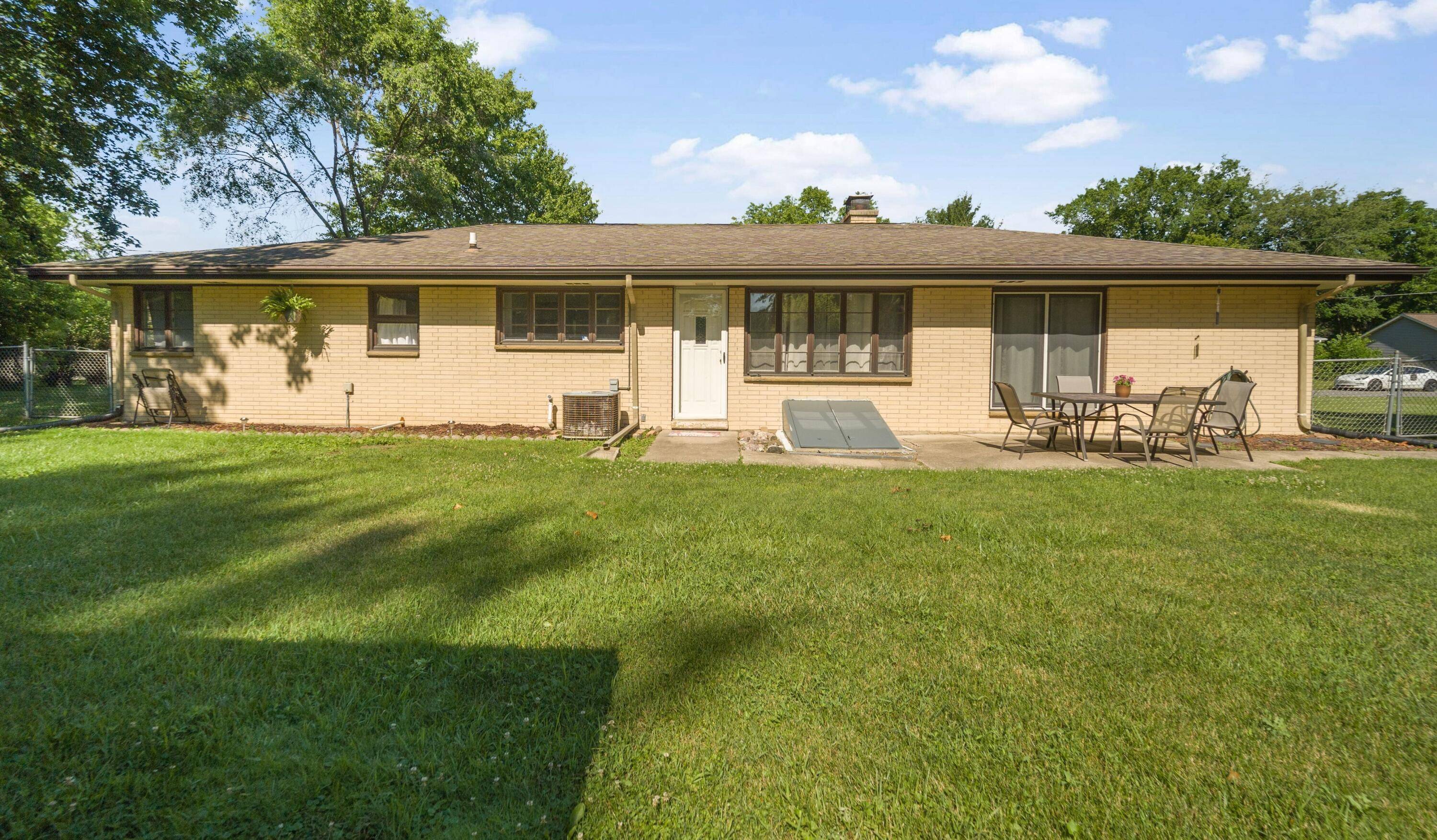Bloomfield, WI 53128,N1272 Cedar Rd