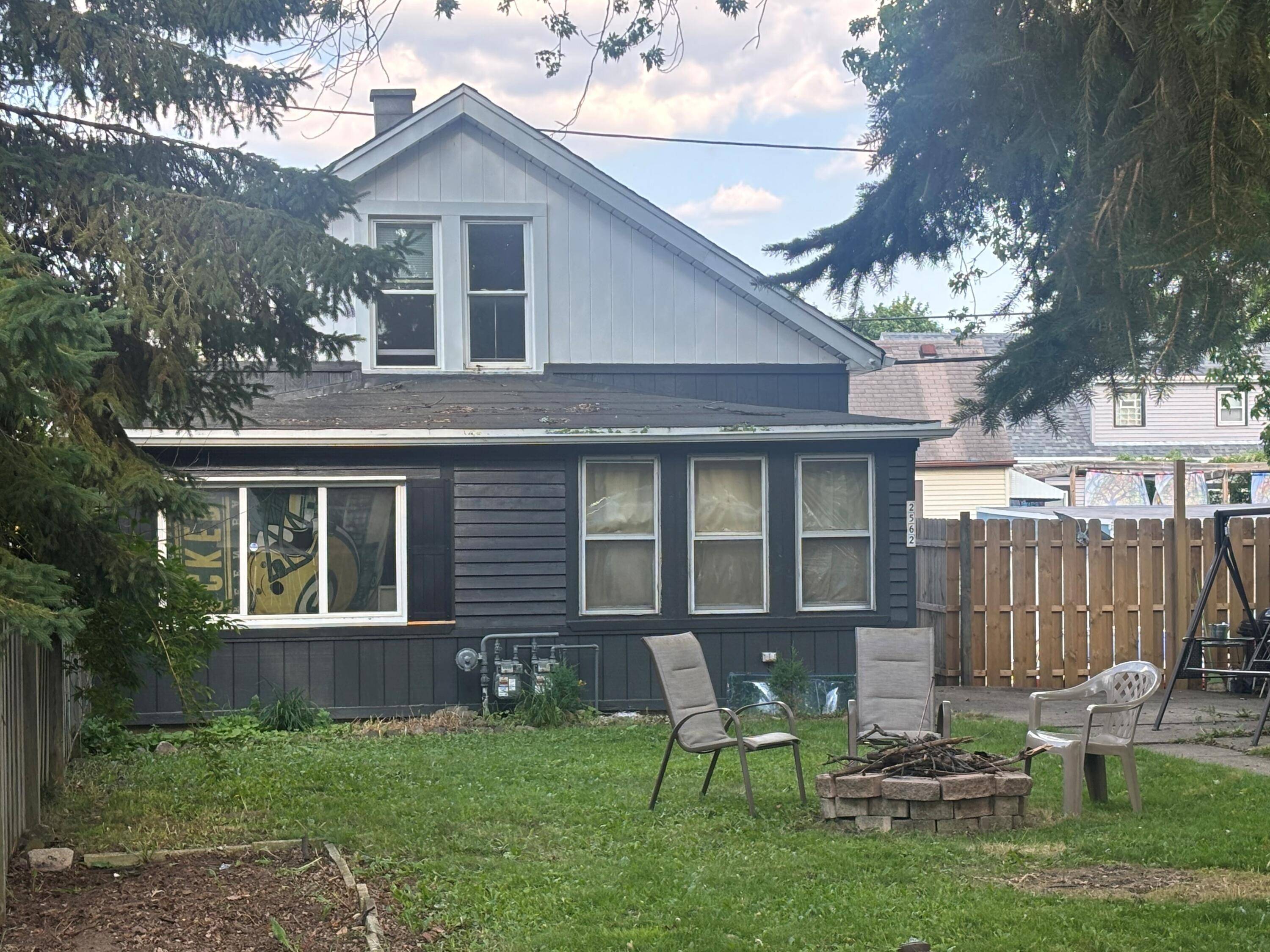 Milwaukee, WI 53219,2562 S 68th St