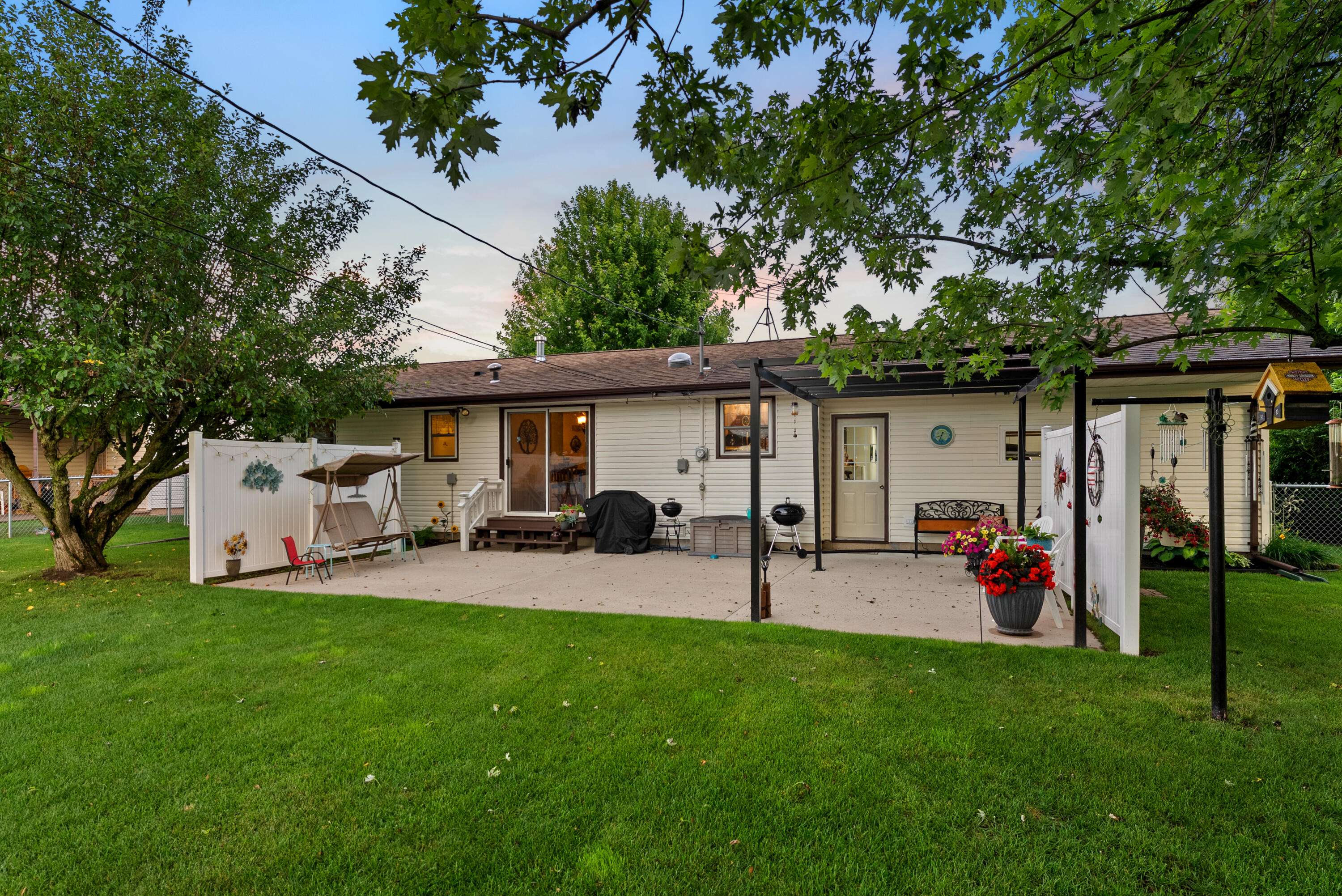 Two Rivers, WI 54241,2924 38th St