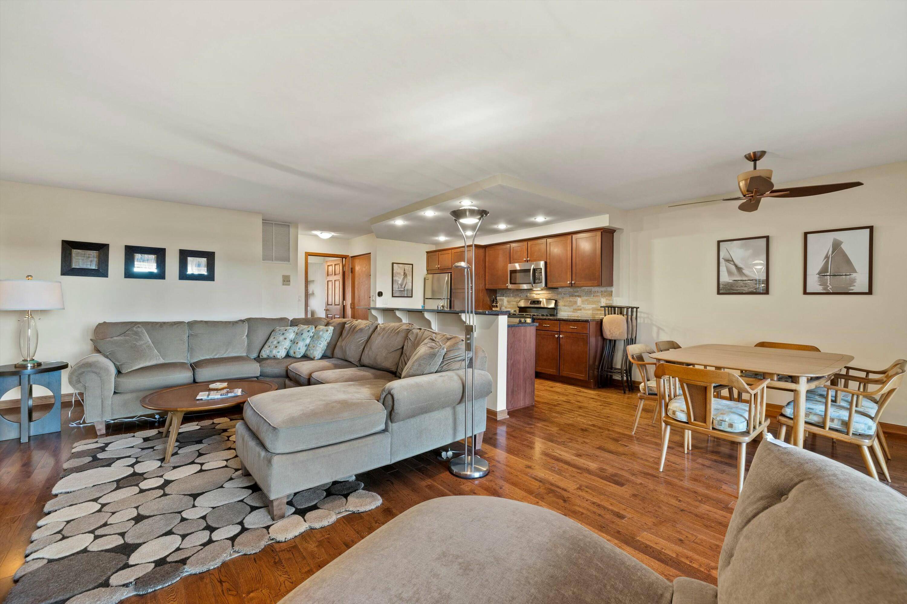 Lake Geneva, WI 53147,1070 S Lake Shore Dr Unit 8-1-A