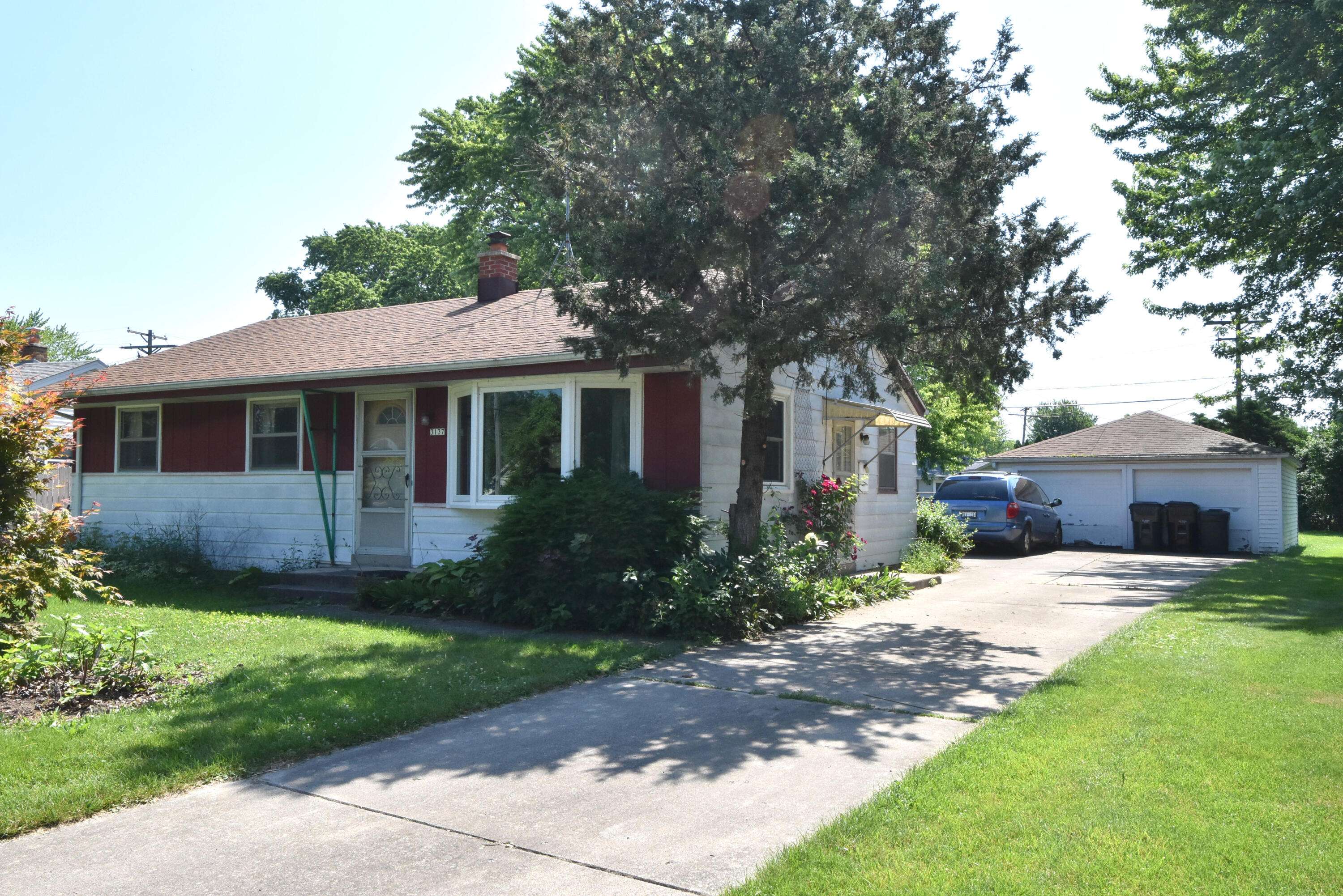 Caledonia, WI 53402,3137 Elderberry Rd