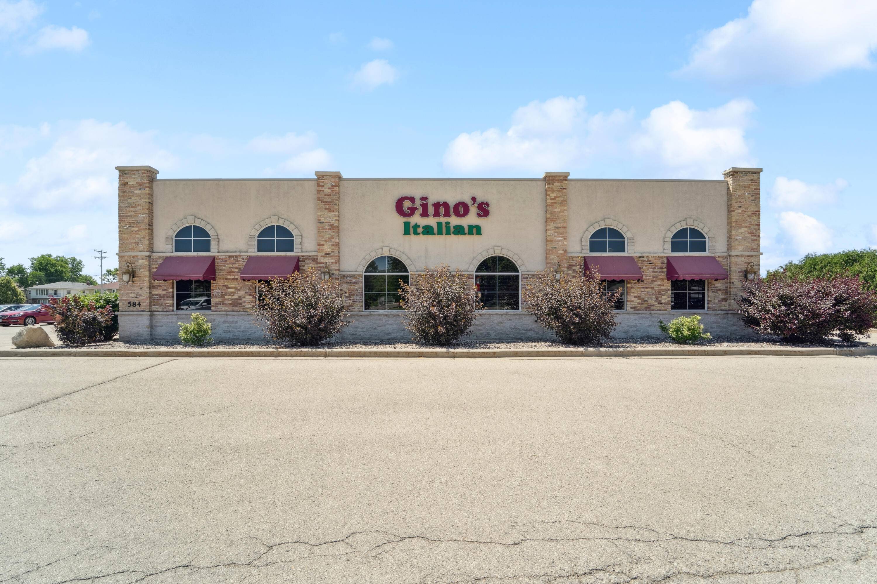 Fond Du Lac, WI 54935,584 W Johnson St