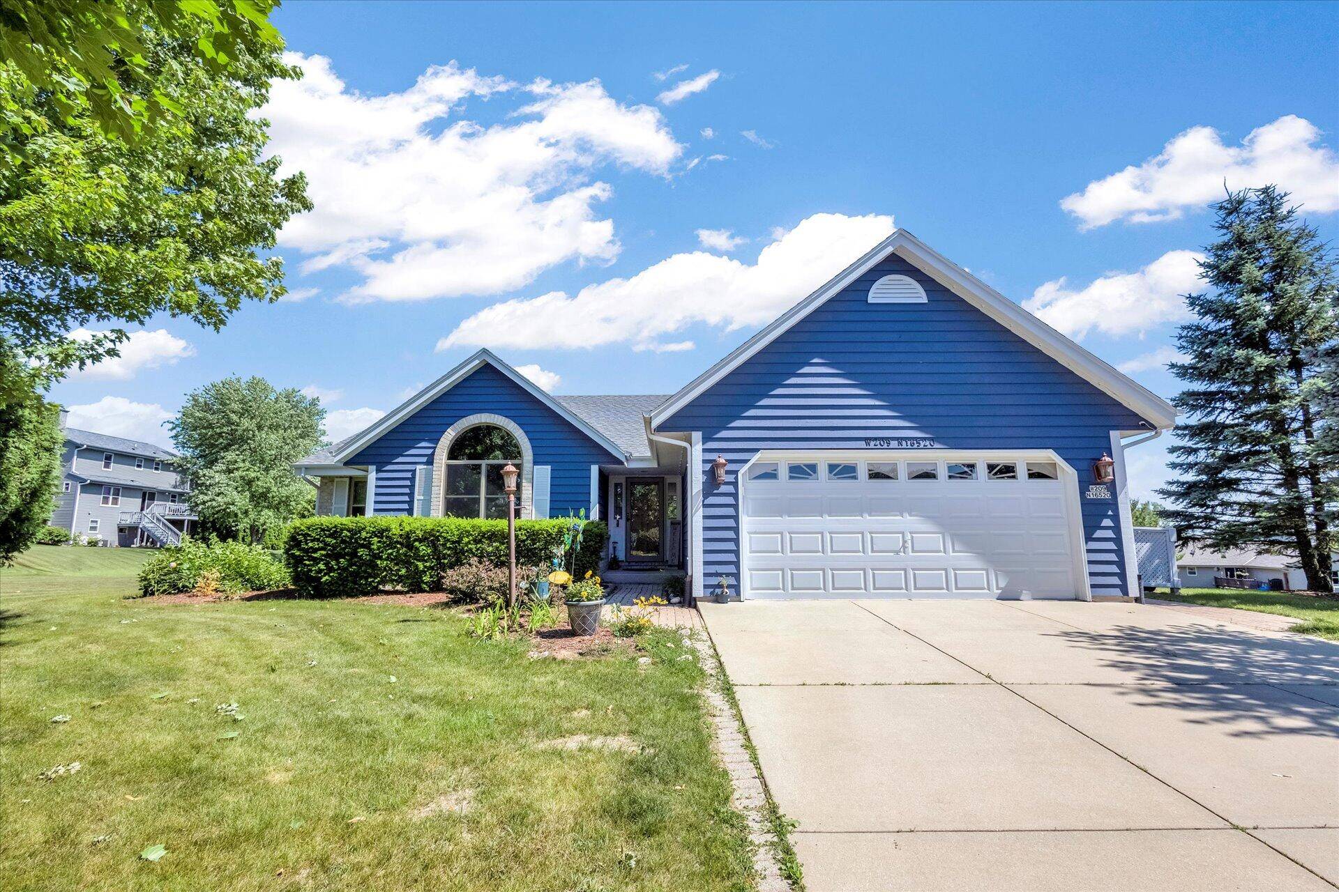 Jackson, WI 53037,W209N16520 Cairn Ct