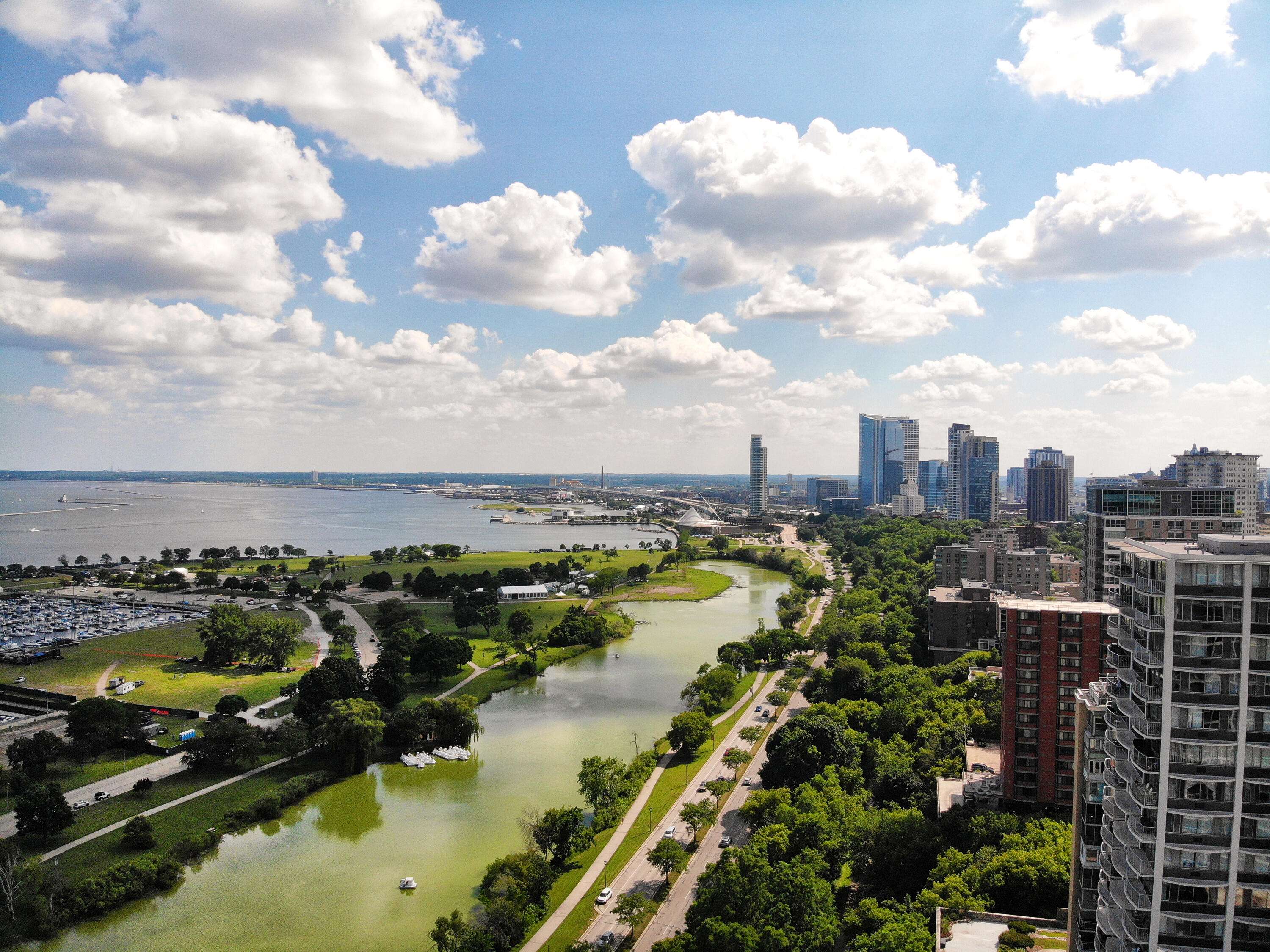 Milwaukee, WI 53202,1660 N Prospect Ave Unit 2408