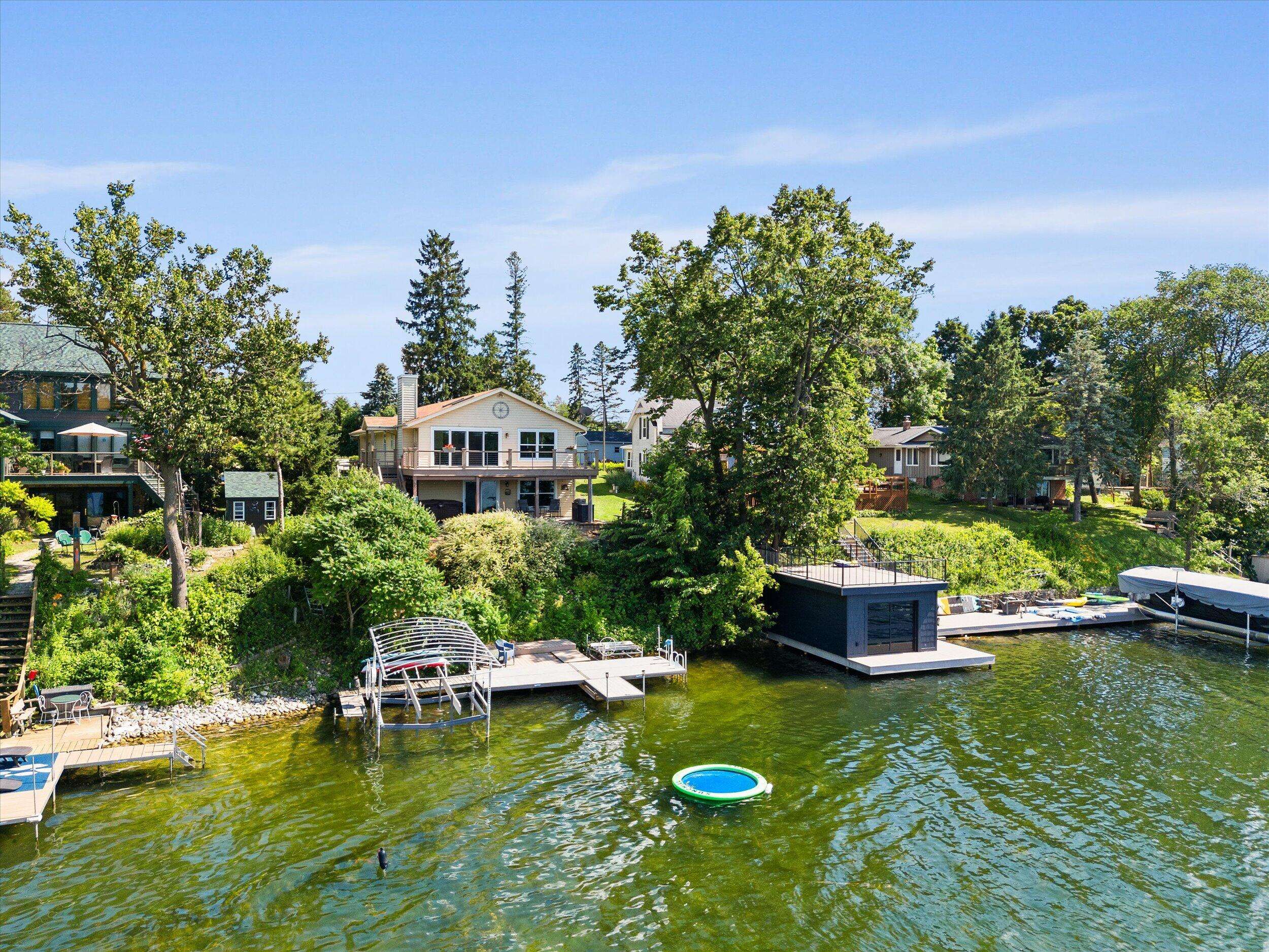 Richfield, WI 53017,105 E Lake Ln