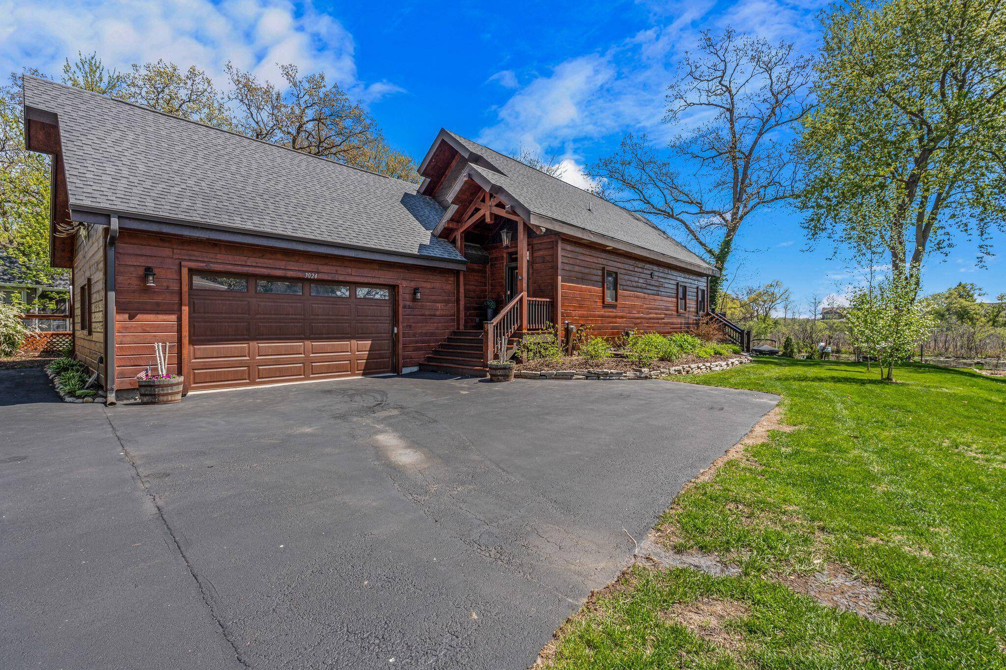 Delafield, WI 53018,3024 Nagawicka Ave