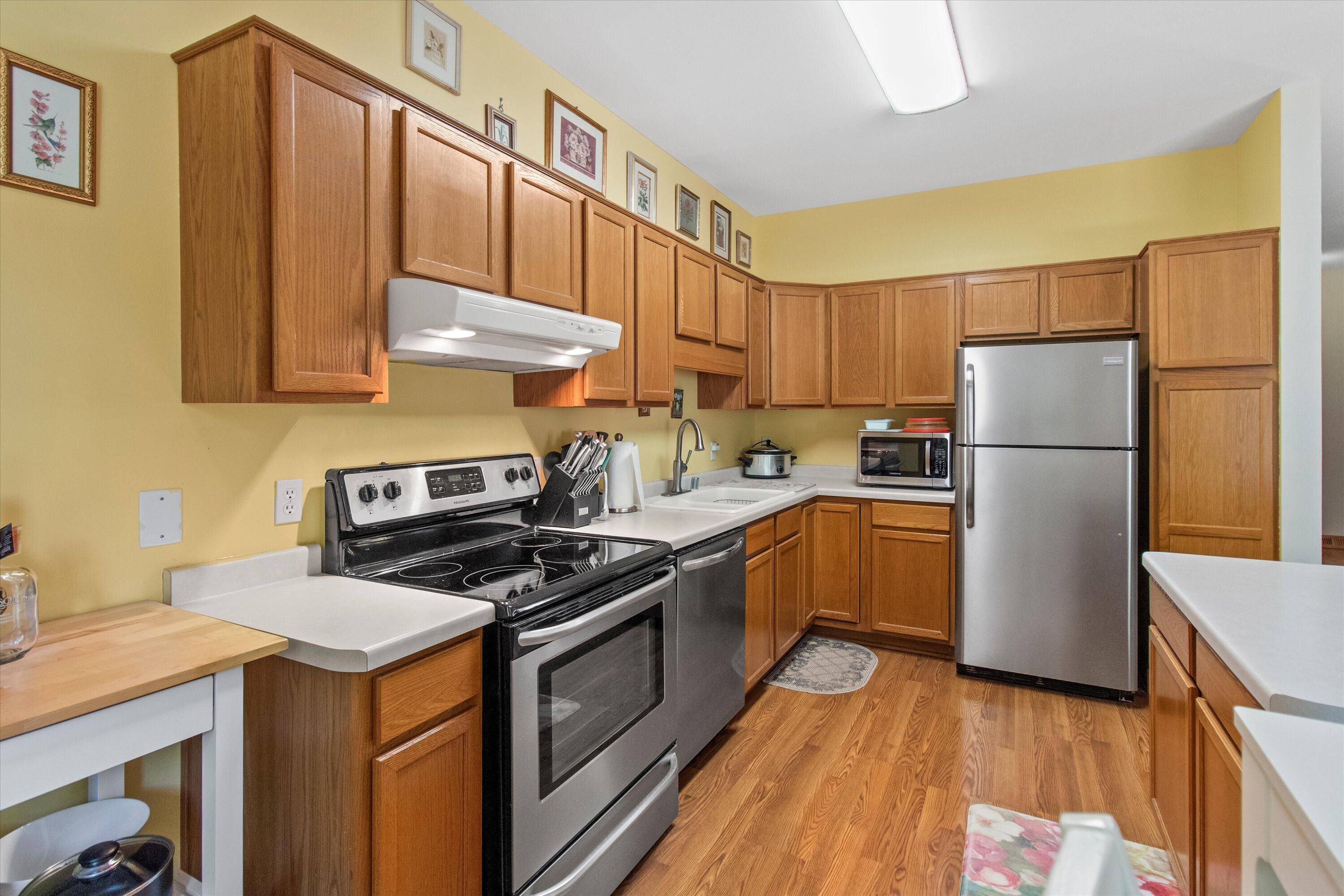 Franklin, WI 53132,6913 W Rawson Ave